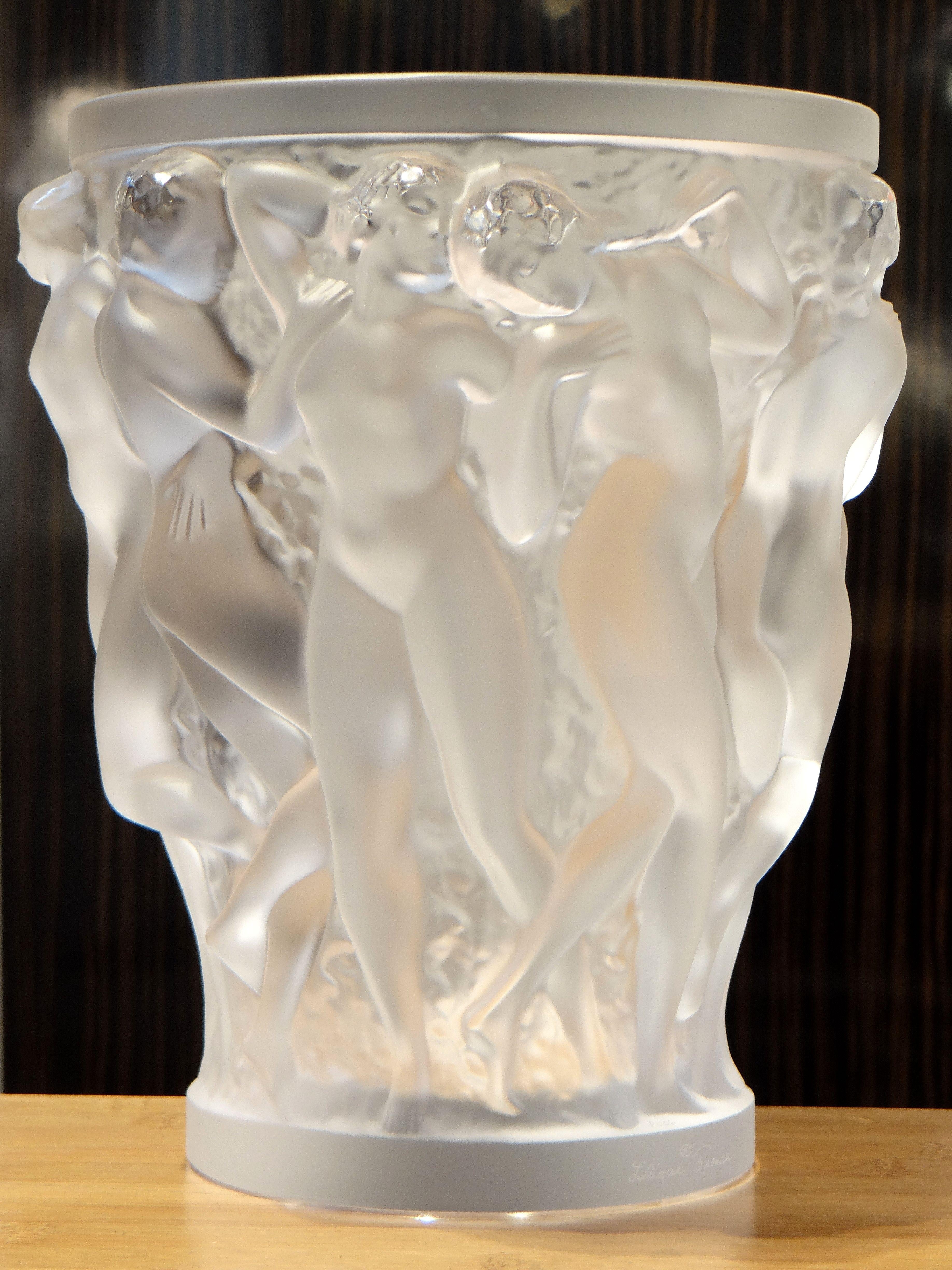 Lalique, Vase Bacchantes Crystal Clear, 1927 In New Condition In Tours, FR