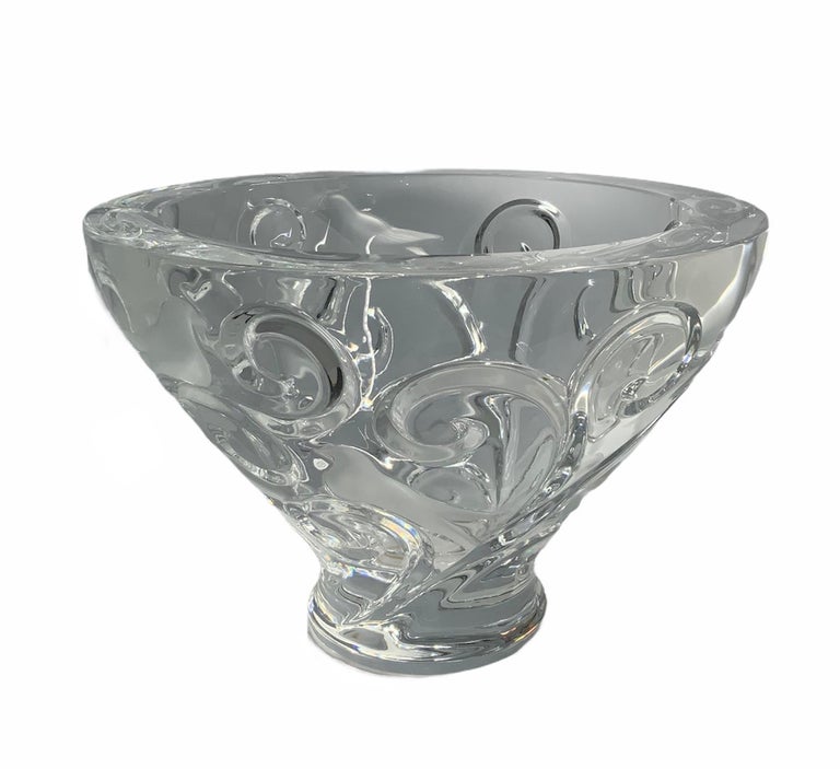 Lalique Verone Crystal Bowl Centerpiece For Sale at 1stDibs