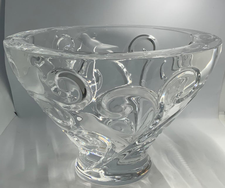 Lalique Verone Crystal Bowl Centerpiece For Sale at 1stDibs