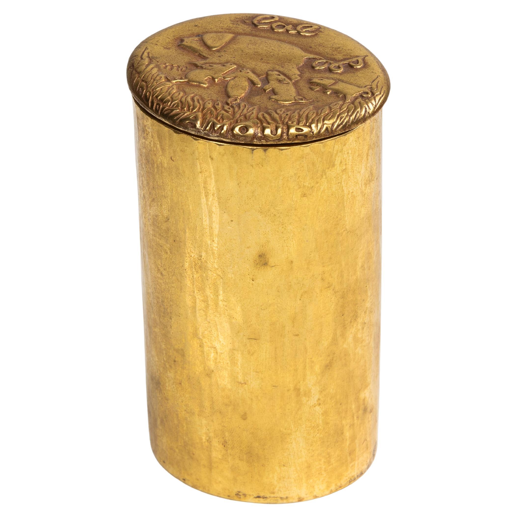 "L'altruisme est amour" de Line Vautrin, boîte en bronze doré en vente