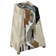 Arcón joyero piramidal estilo Art Déco y Memphis Lam Lee