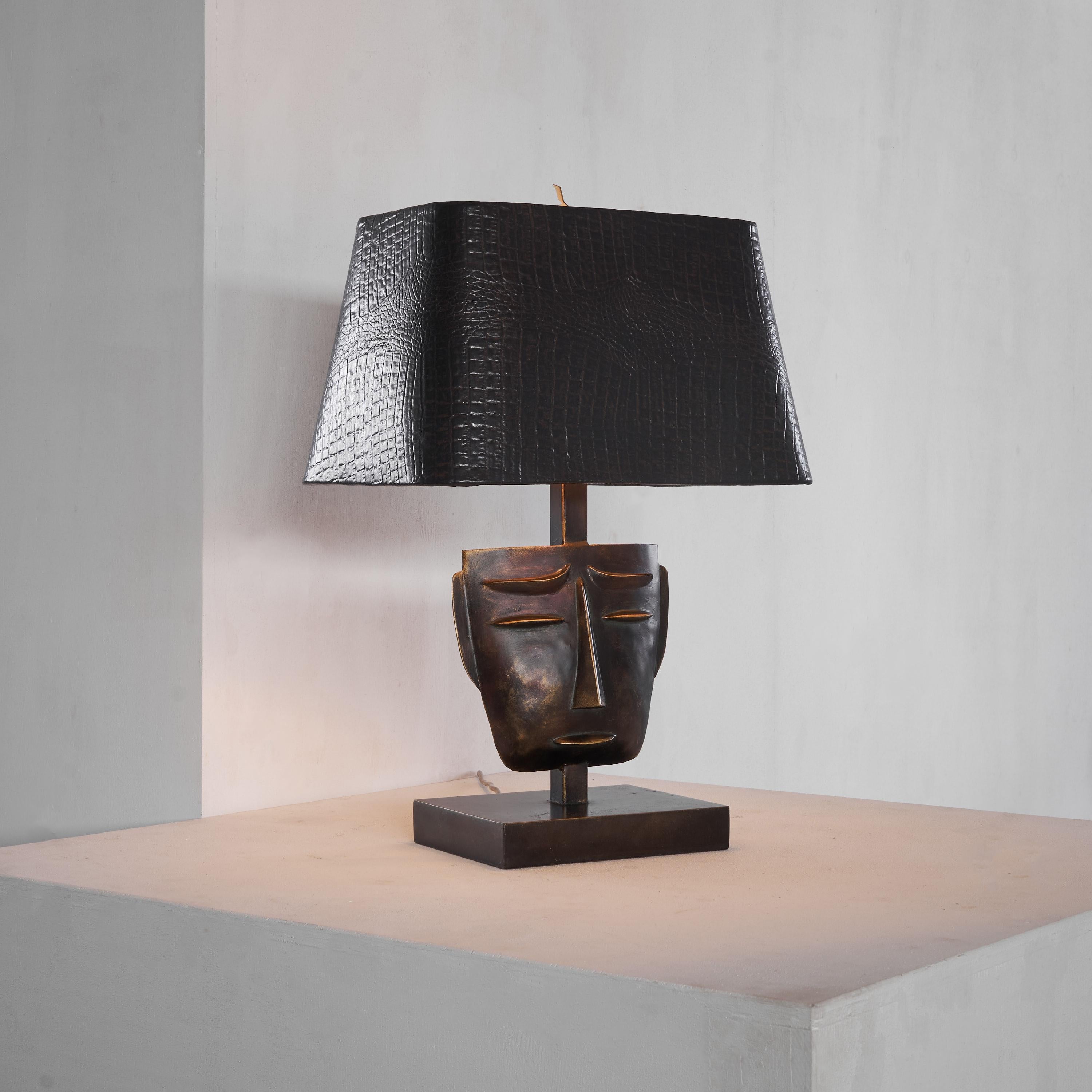 Lam Lee 'Visage' table lamp by Leeazanne. USA, 1990s.

Creative and elegant large table lamp by Lam Lee for Leeazanne, the lighting division of the Lam Lee Group. A joyful design, which has very nice details and quality. The face at the front