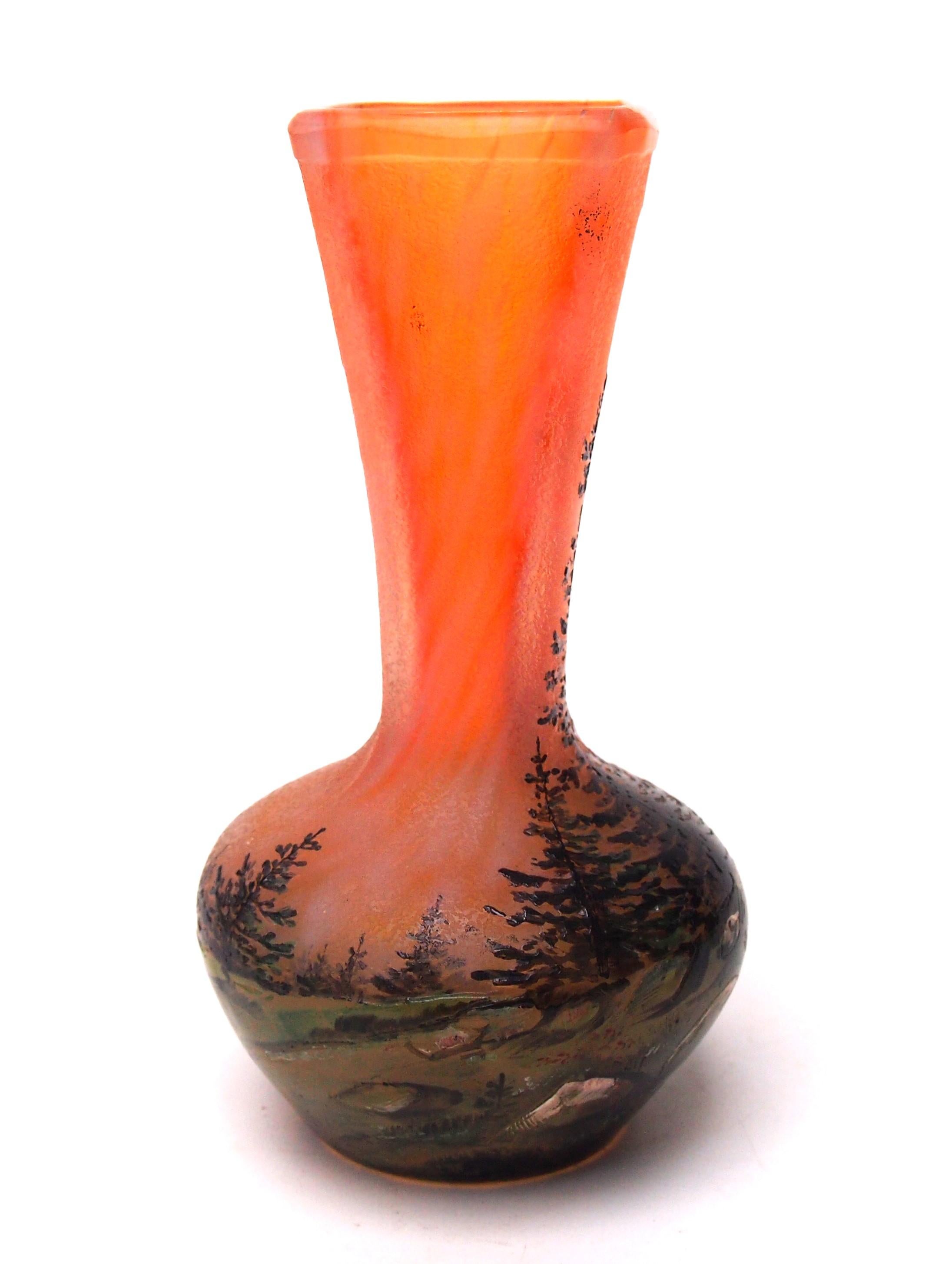Lamartine Jarrón de cristal con esmalte y camafeo Paisaje otoñal Francés/Argelino c1920 en Bueno estado para la venta en Worcester Park, GB