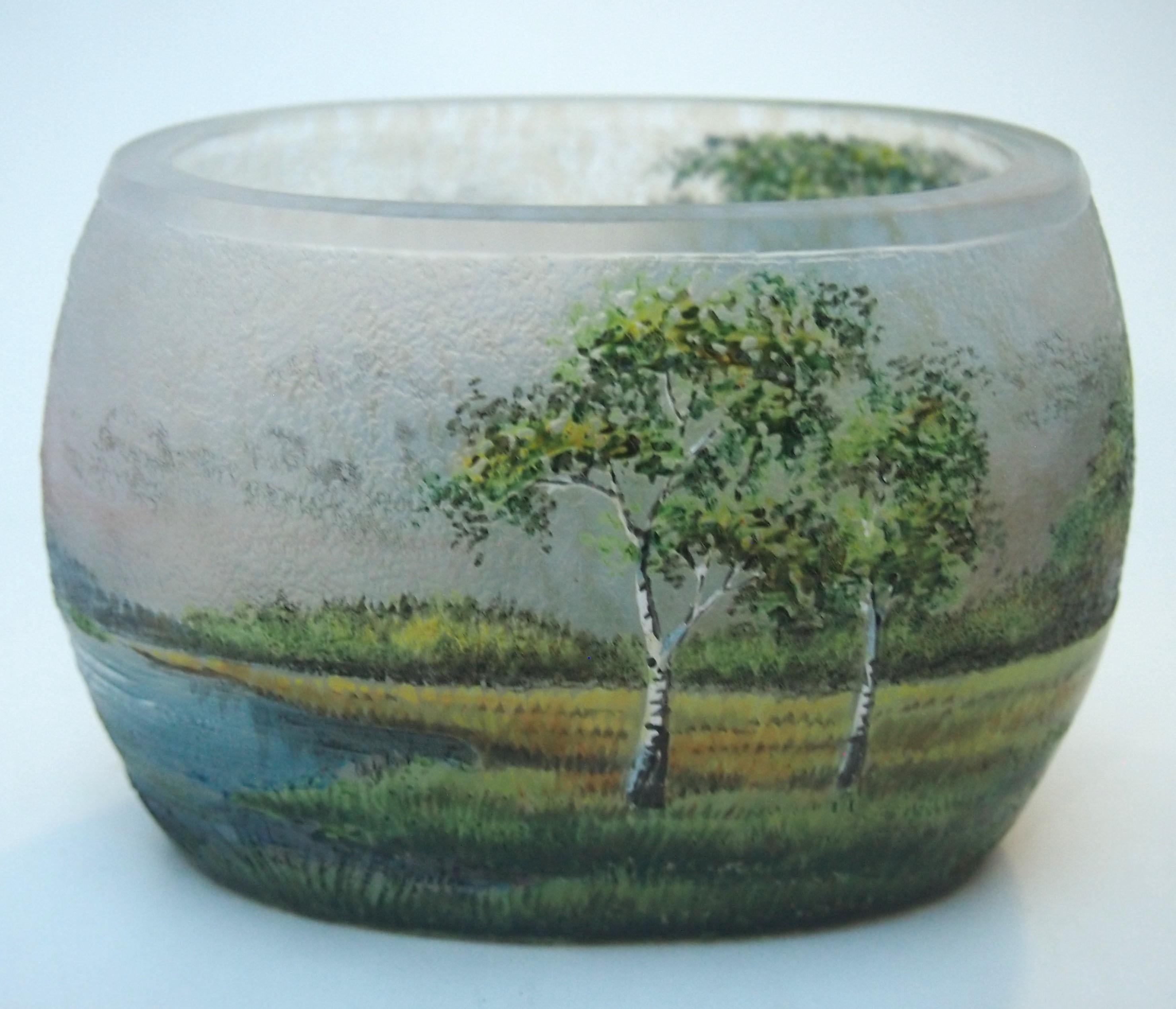 Lamartine Jarrón de cristal con esmalte y camafeo Paisaje fluvial Francés/Argelino c1920 Art Nouveau en venta