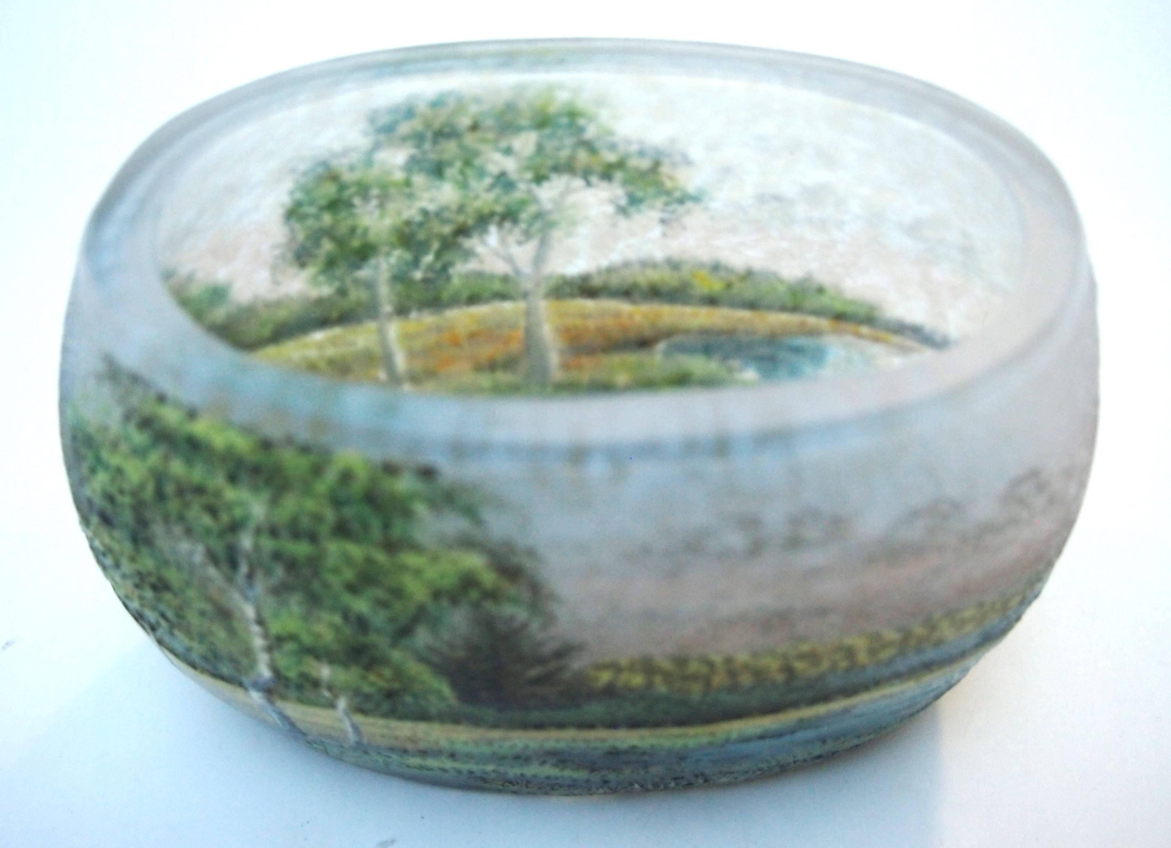Lamartine Jarrón de cristal con esmalte y camafeo Paisaje fluvial Francés/Argelino c1920 principios del siglo XX en venta