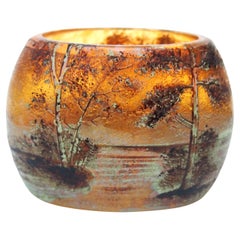 Lamartine-Vase aus Emaille und Kamee-Winterlandschaftsglas Französisch/Algerisch um 1920