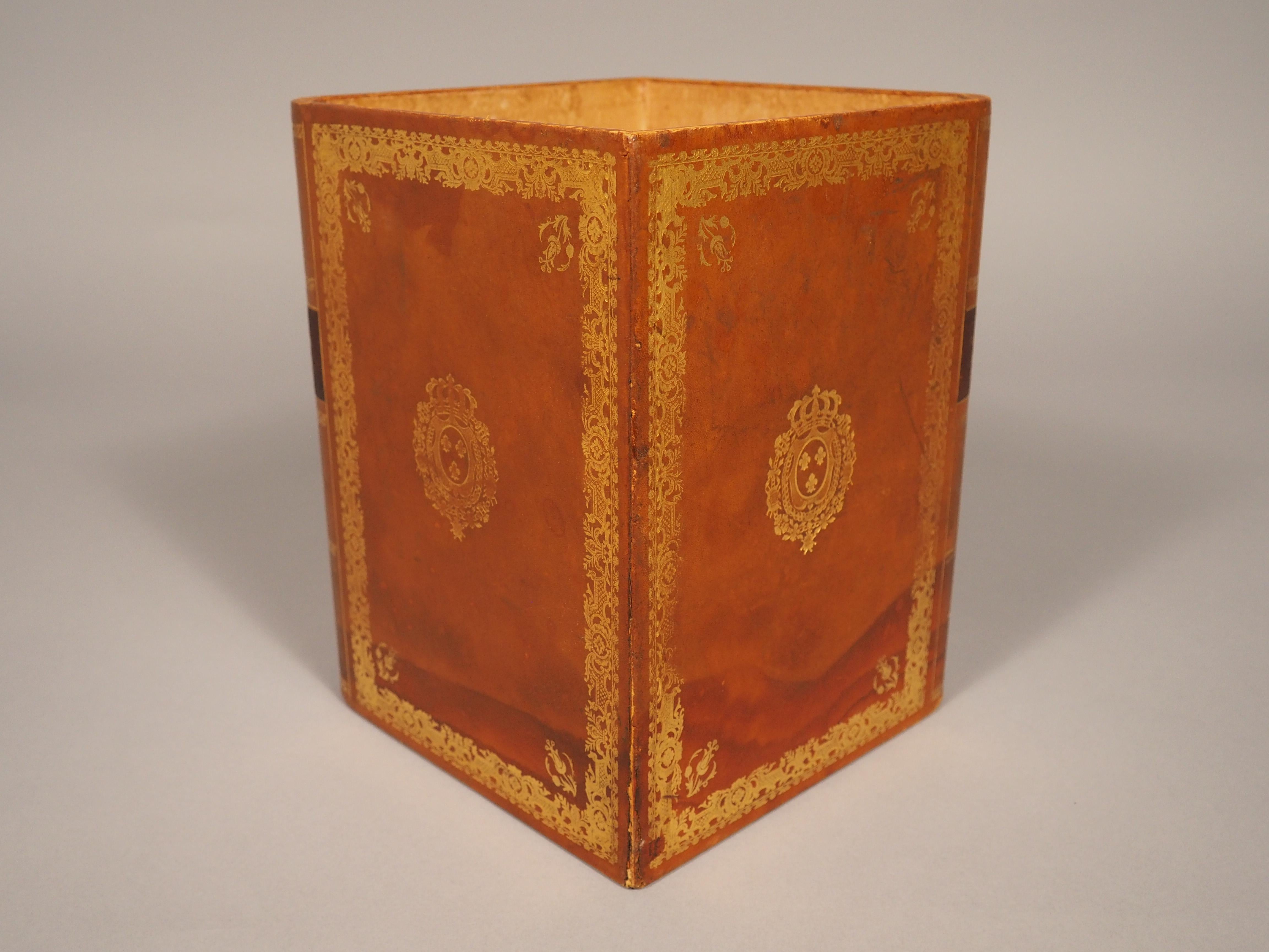 Goffrato 'Oeuvres Choisies di Lamartine', cestino per la carta straccia rilegato in pelle, 1900 in vendita