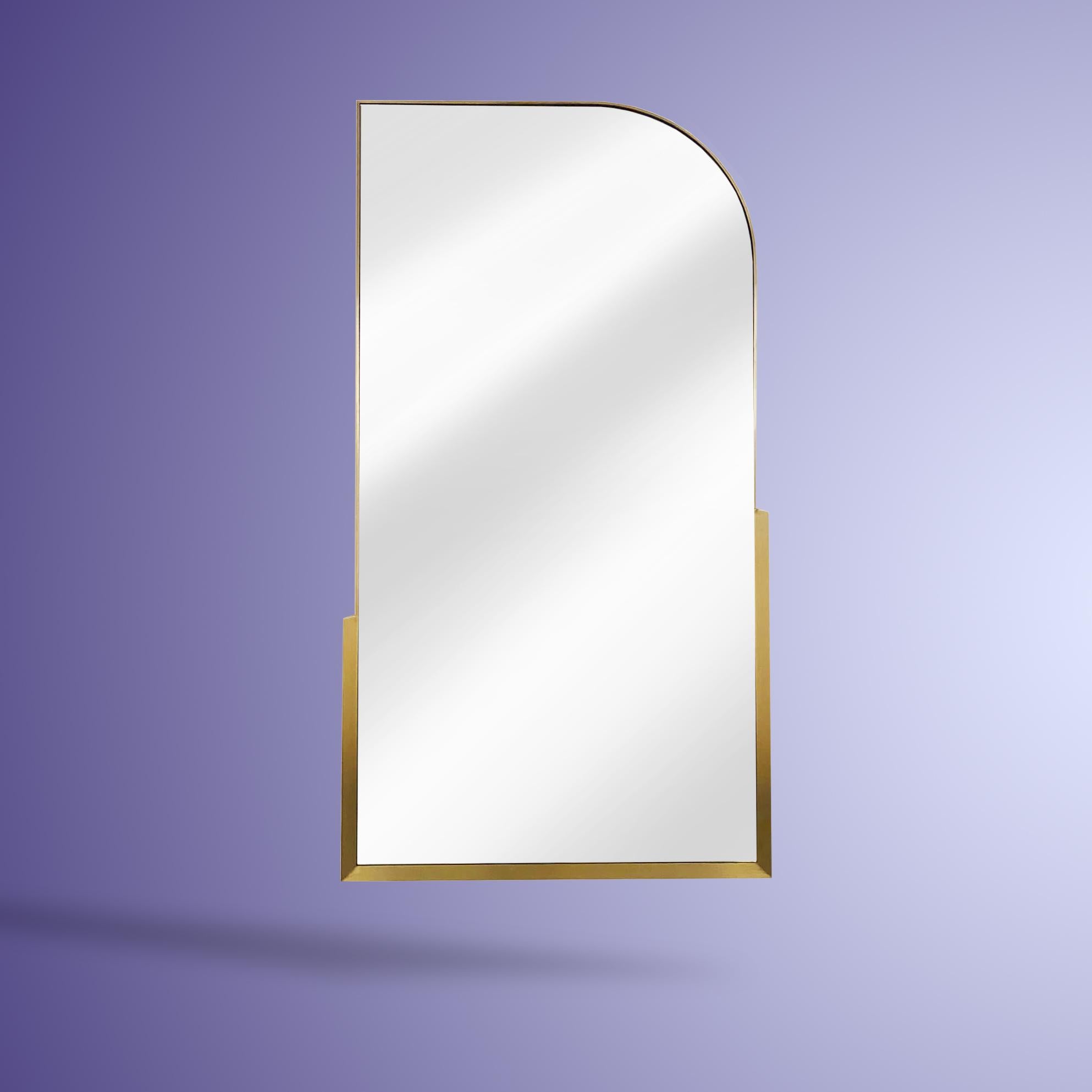 Miroir courbe de forme irrégulière, cadre en laiton double épaisseur, Design/One Contemporary Neuf - En vente à London, GB