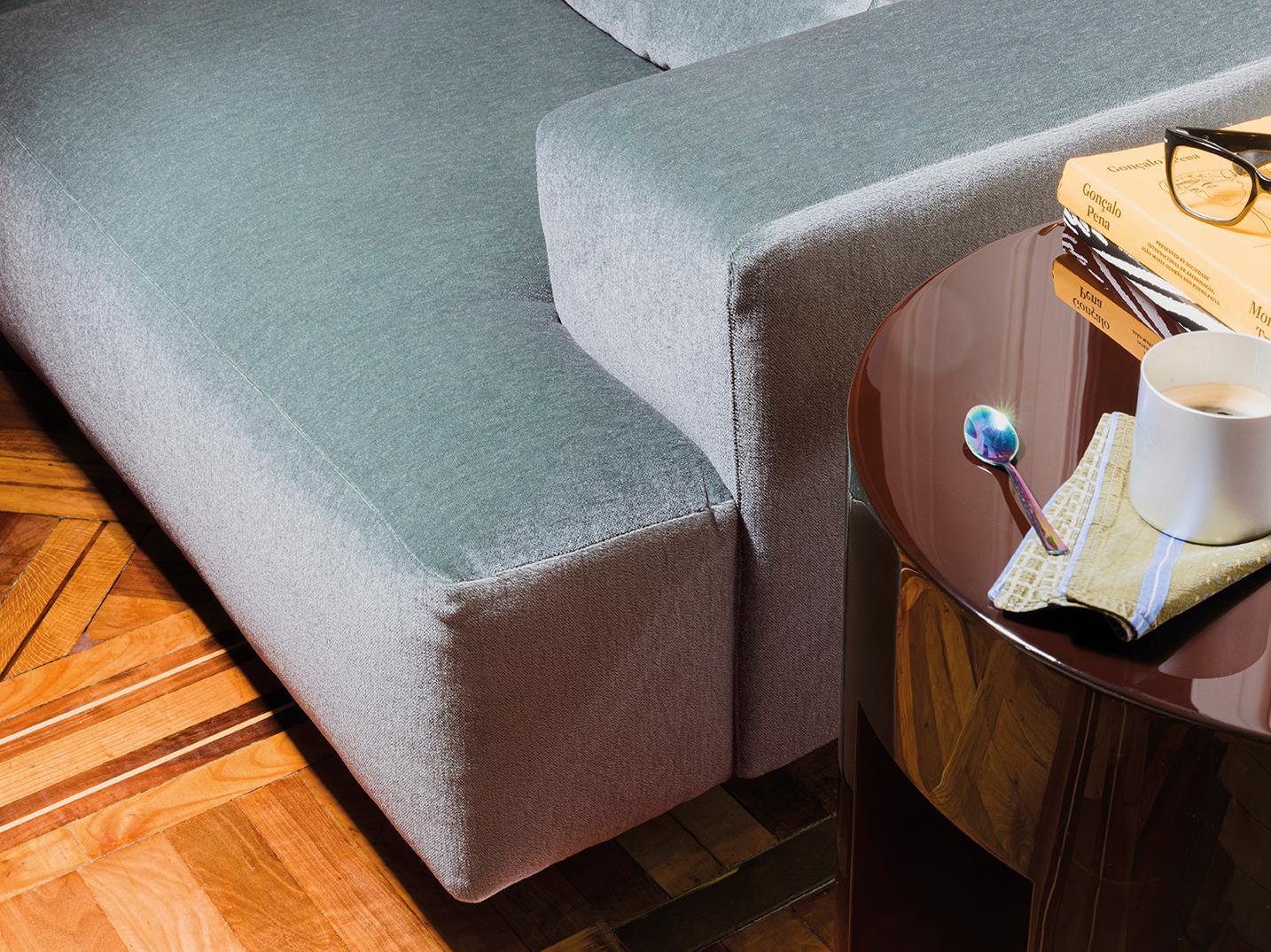 Contemporary Lambert, square soft sofa in fabric, Dainelli Studio for Somaschini, Italy For Sale