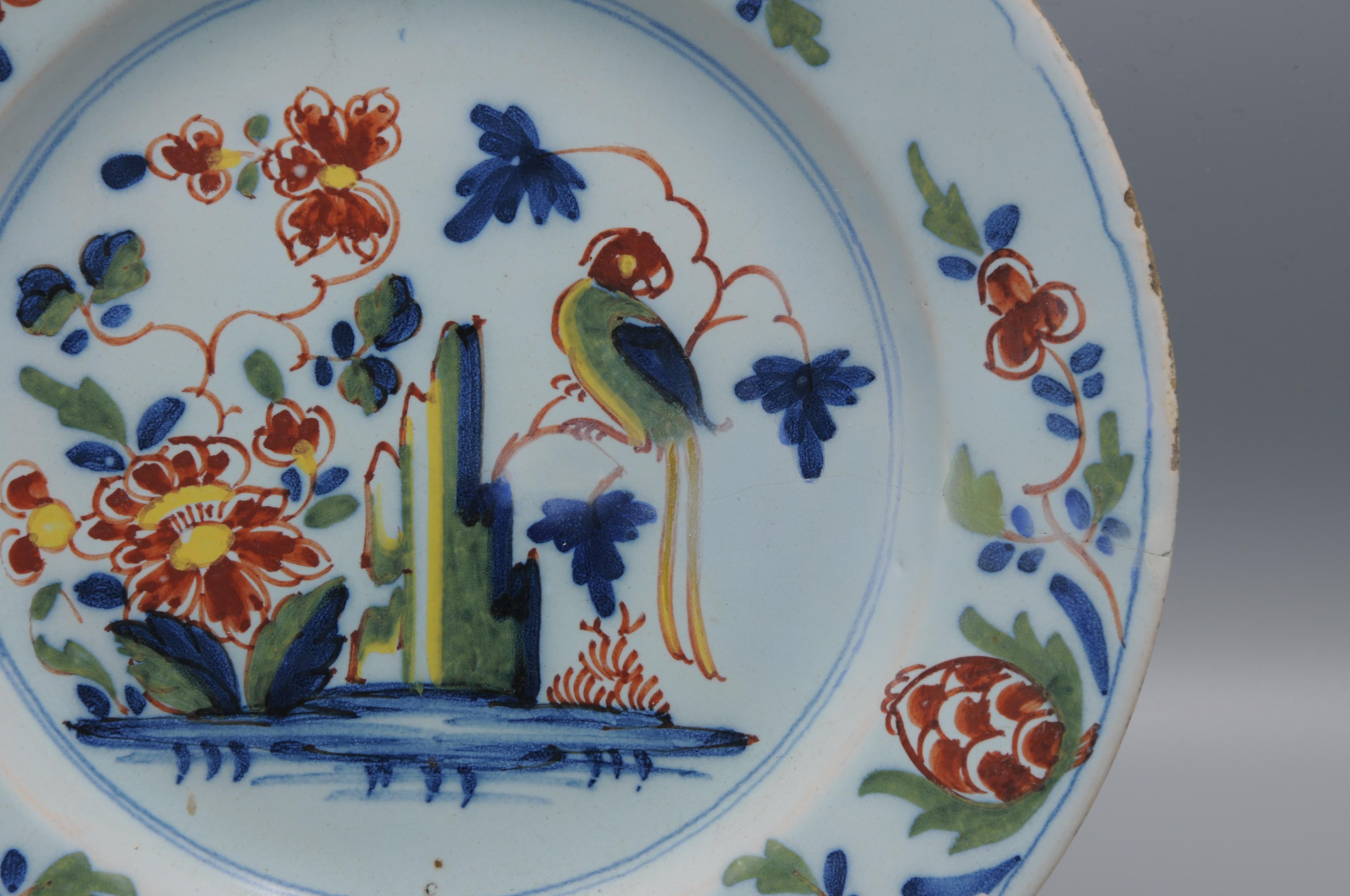 Britannique Lambeth London - Assiette à perroquet en Delftware anglais, milieu du 18ème siècle en vente