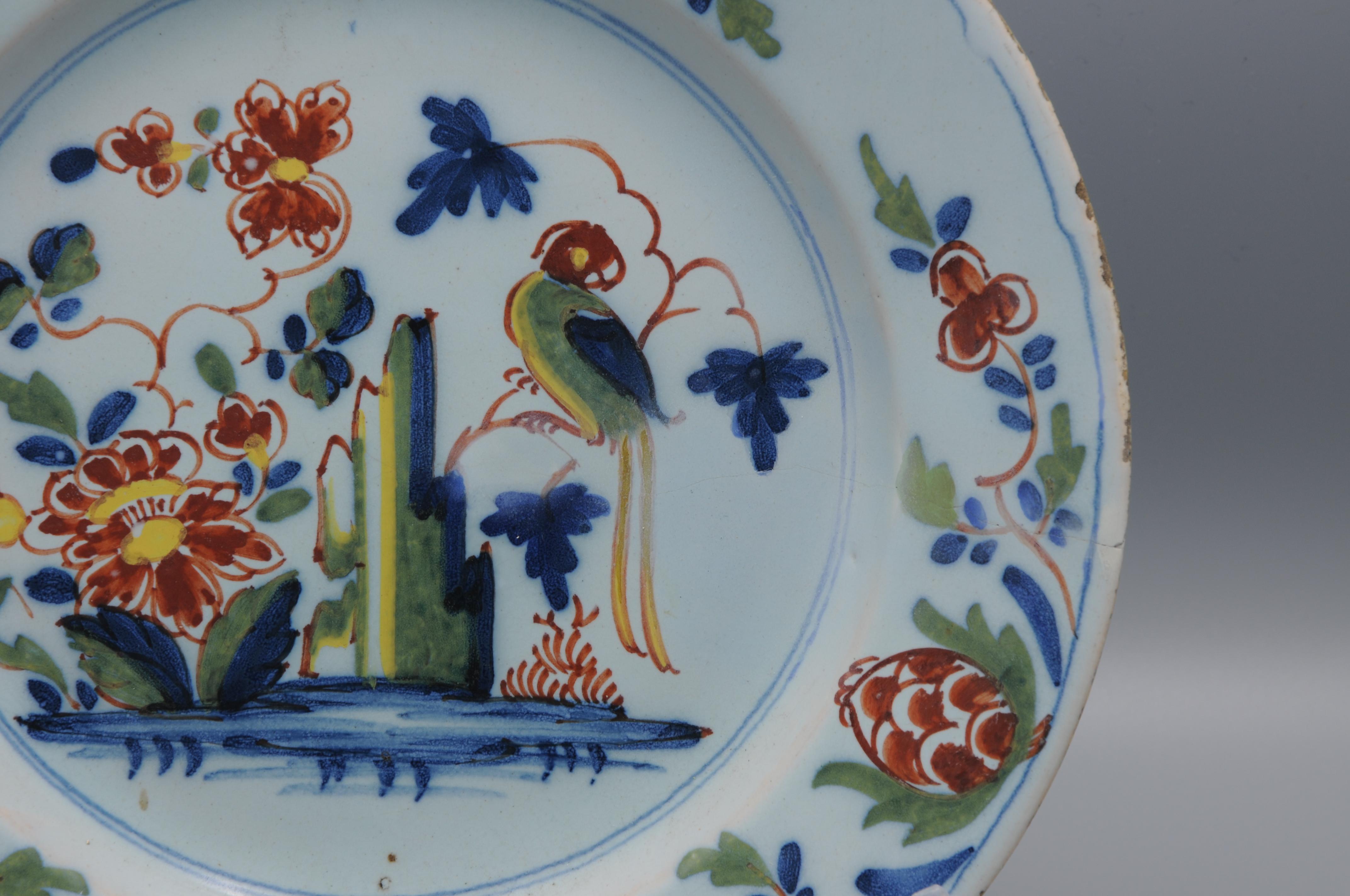 Lambeth London - Assiette à perroquet en Delftware anglais, milieu du 18ème siècle Excellent état - En vente à DELFT, NL