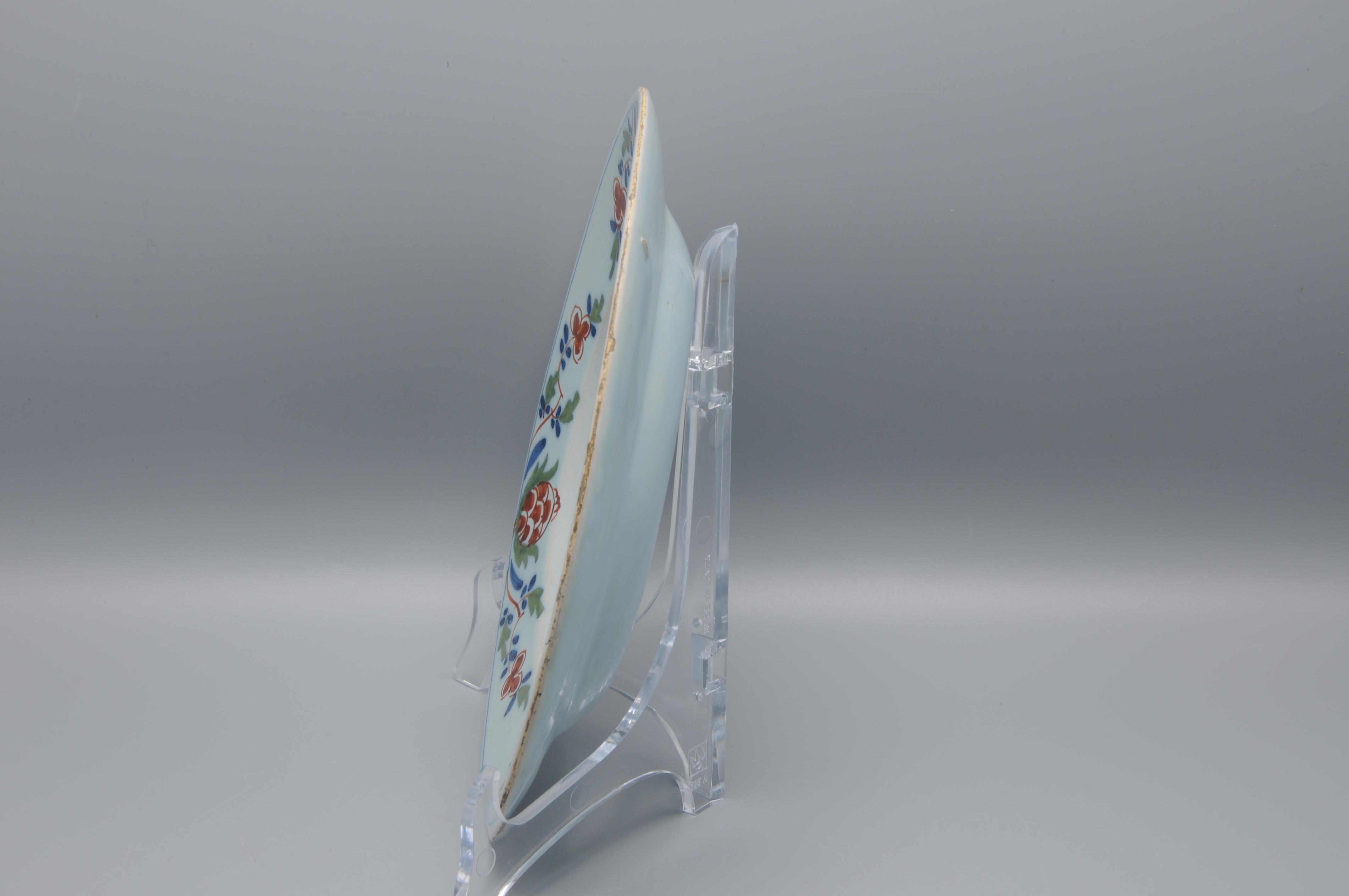 XVIIIe siècle Lambeth London - Assiette à perroquet en Delftware anglais, milieu du 18ème siècle en vente