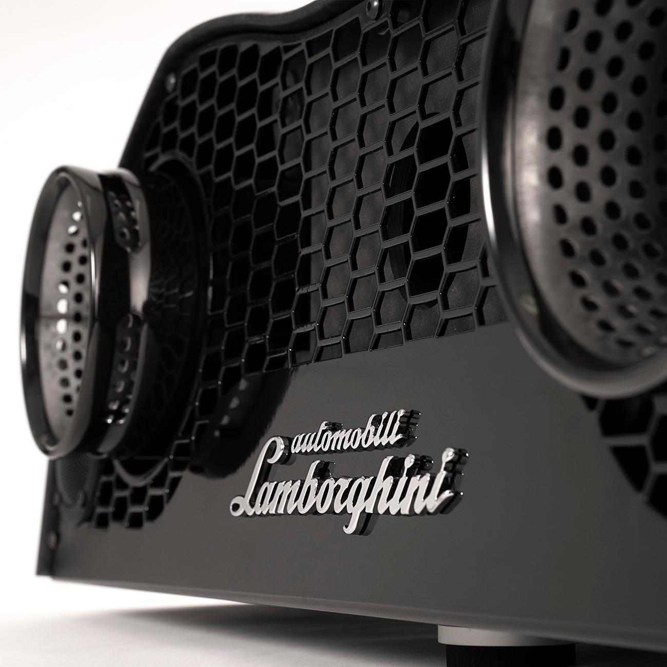 Lamborghini Carbon Speaker  In New Condition For Sale In Paris, FR