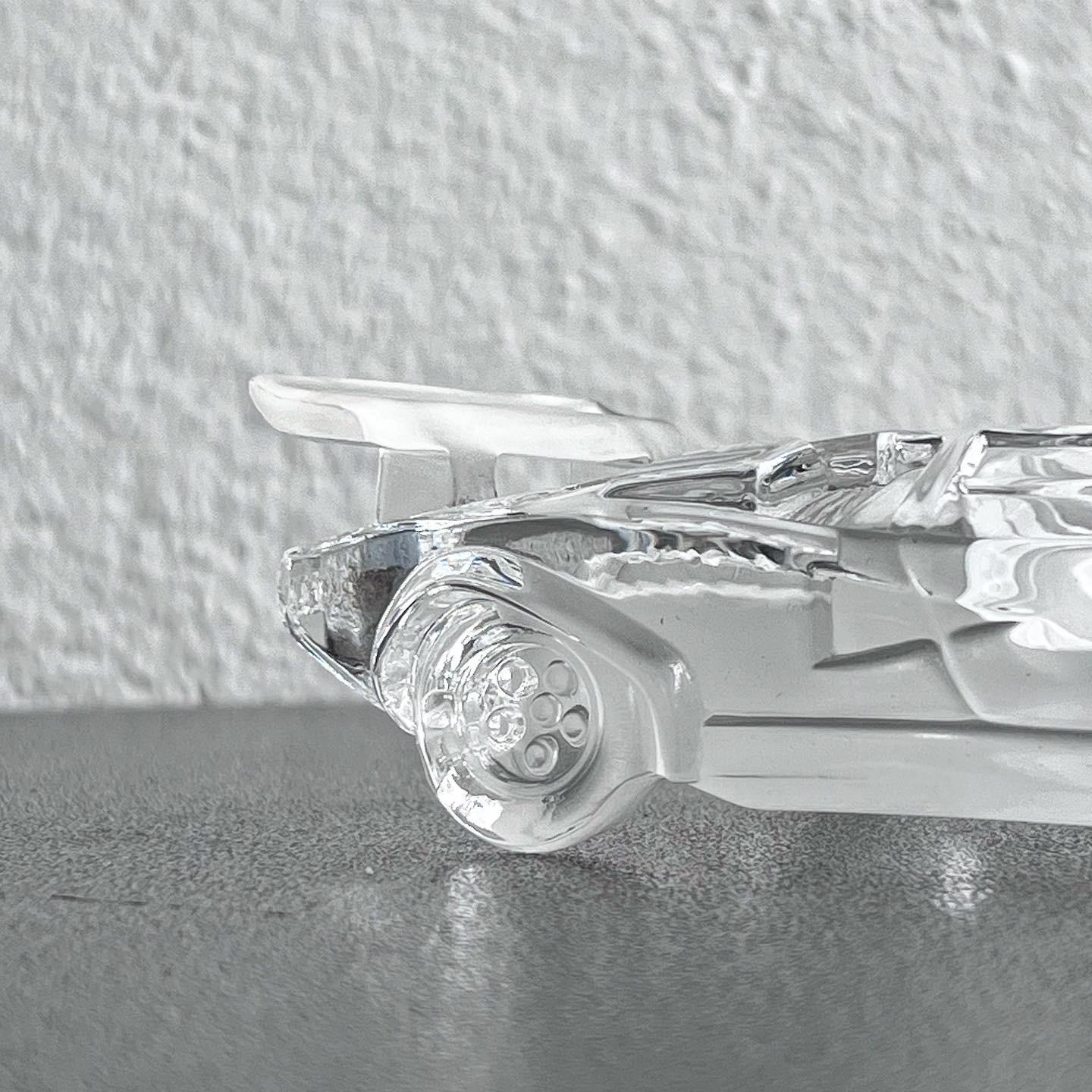 Modèle de voiture Lamborghini Countach en cristal transparent, pièce décorative, fabriquée en Italie Excellent état - En vente à Milano, IT