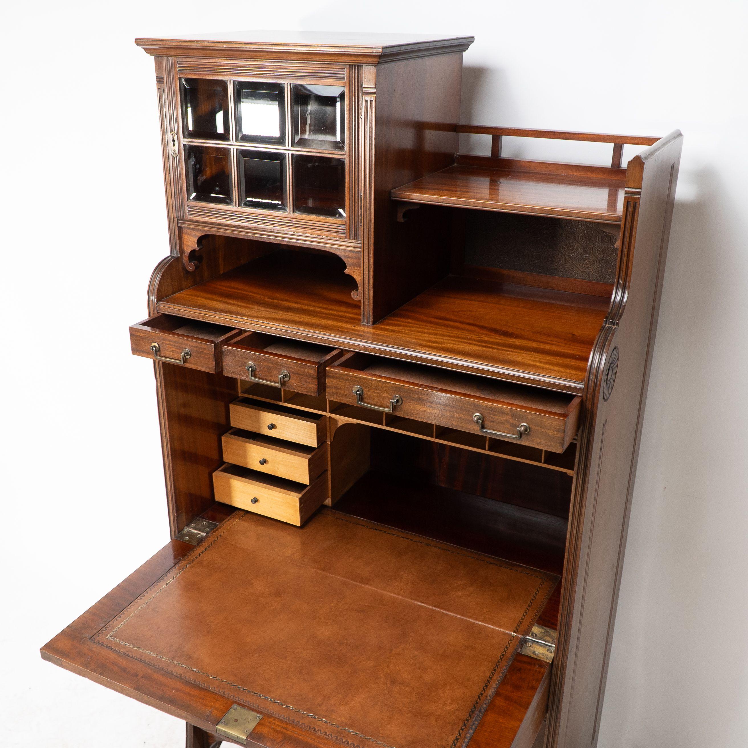 Lamb of Manchester. Una libreria secretaire anglo-giapponese con pannello laccato in vendita 5