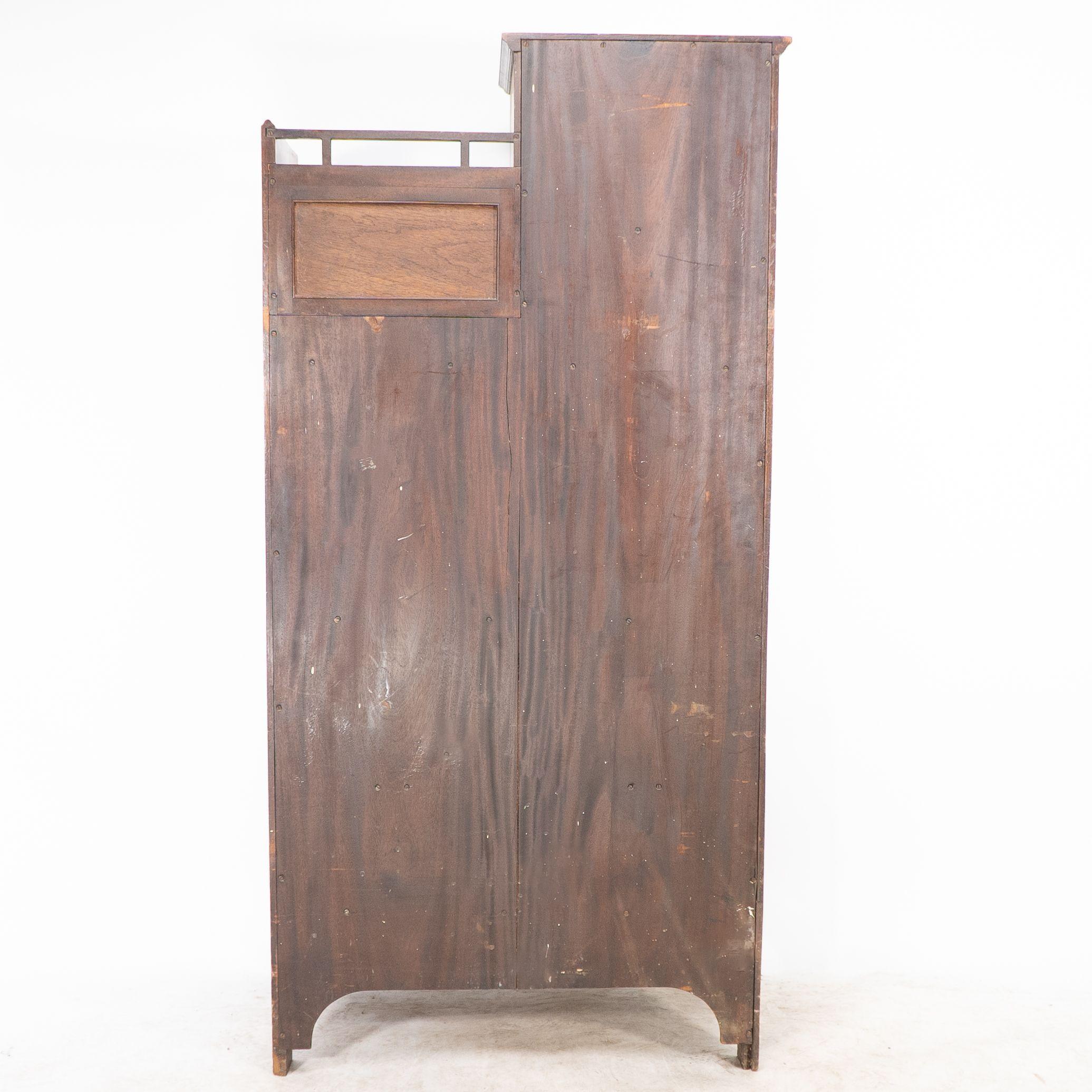 Lamb of Manchester. Una libreria secretaire anglo-giapponese con pannello laccato in vendita 11