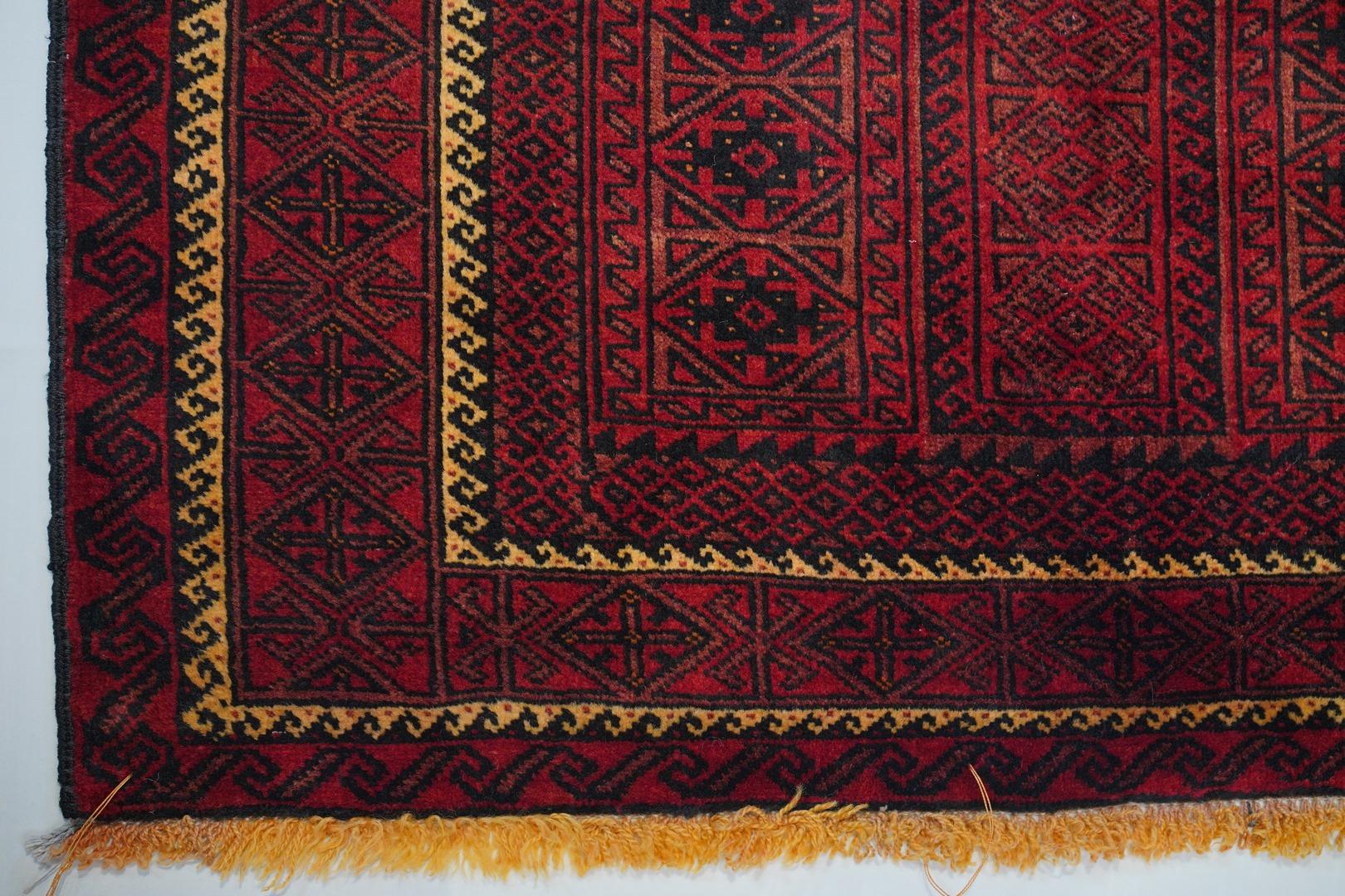 Lammfell Wolle Stammeskunst Beluchi Vintage Halb antike reichhaltige Muster  (Persisch) im Angebot