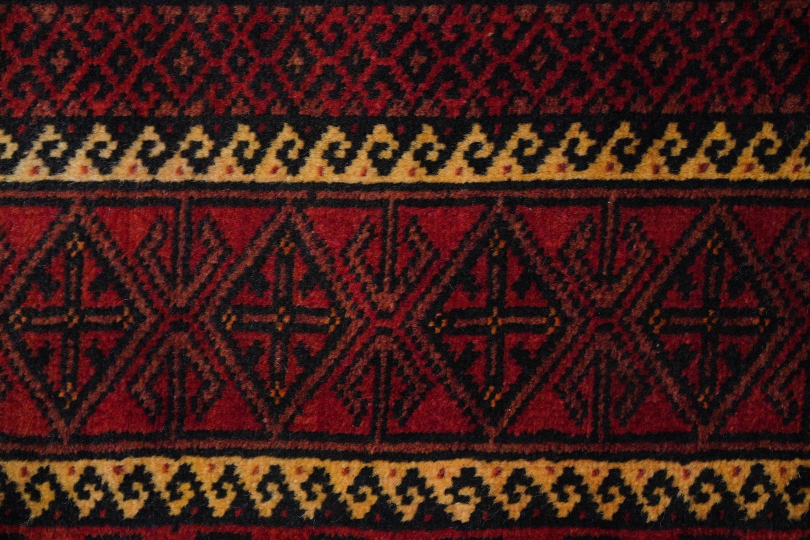 Lammfell Wolle Stammeskunst Beluchi Vintage Halb antike reichhaltige Muster  im Zustand „Hervorragend“ im Angebot in WYNNUM, QLD