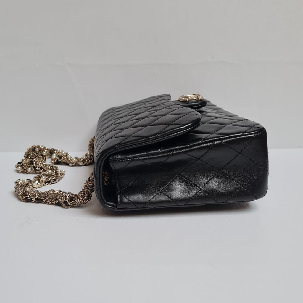 Chanel Lambskin Diamond Quilted Tangled Pearl Westminister Small Flap Bag In Excellent Condition For Sale In Jakarta, Daerah Khusus Ibukota Jakarta