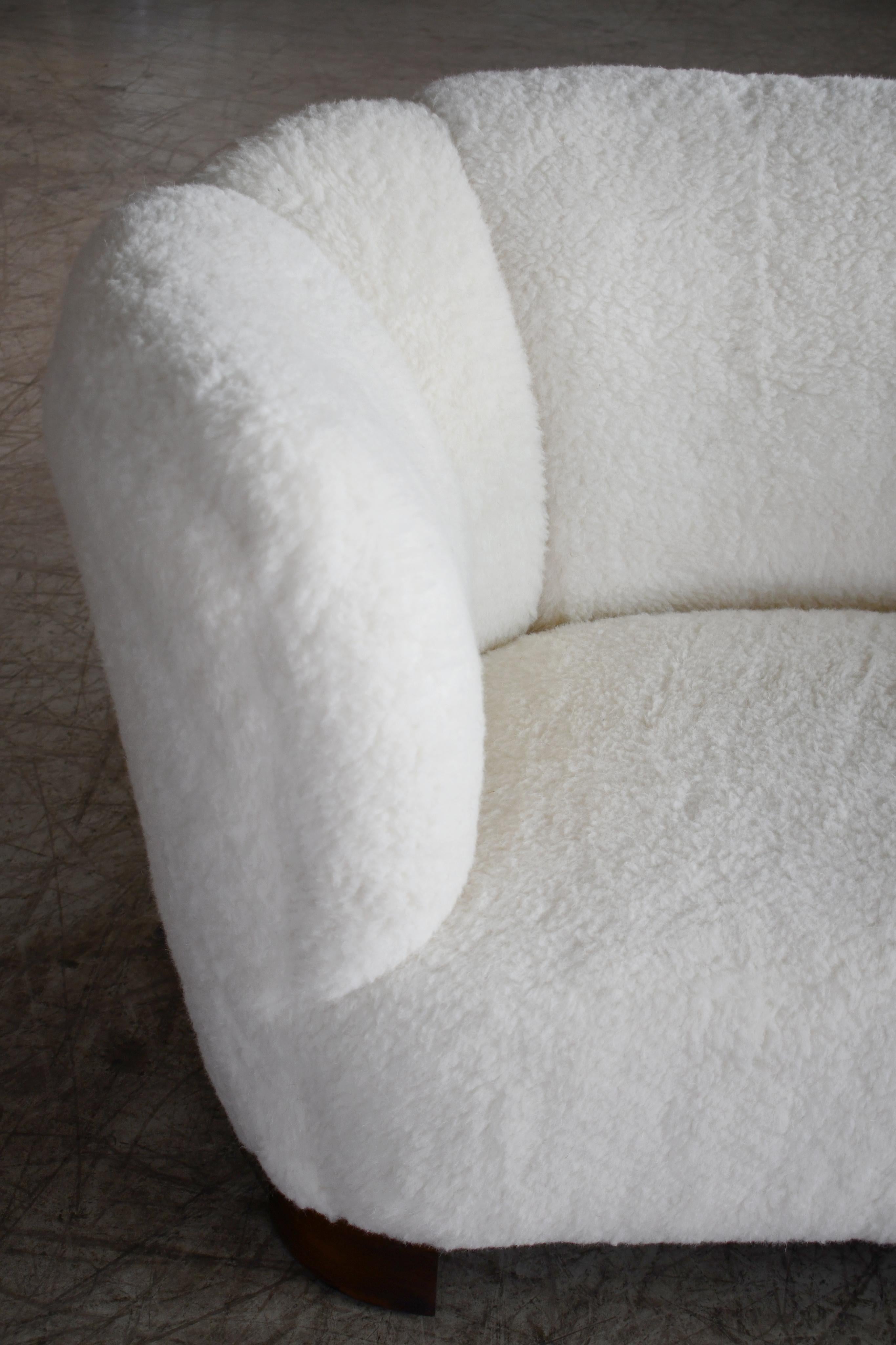 Lambswool Covered Banana Shaped Curved Loveseat, Denmark, 1940s In Excellent Condition In Bridgeport, CT