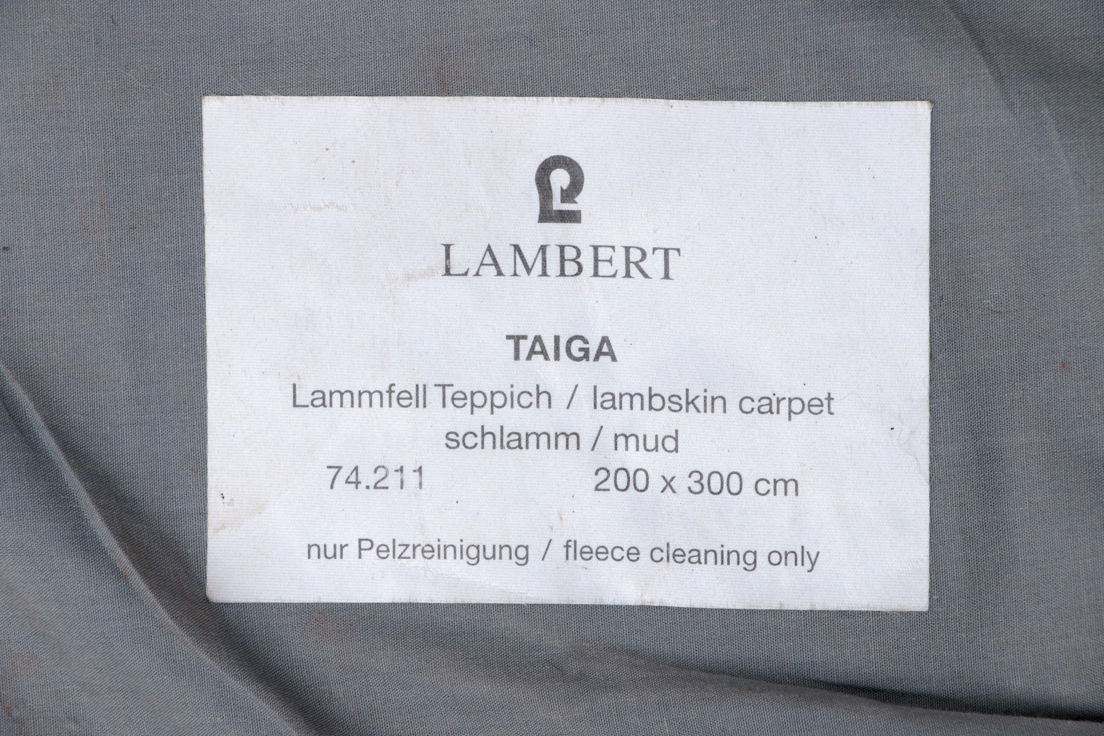 Lammfellteppichmarke Taiga Lambert, Deutschland, 1970. im Angebot 3