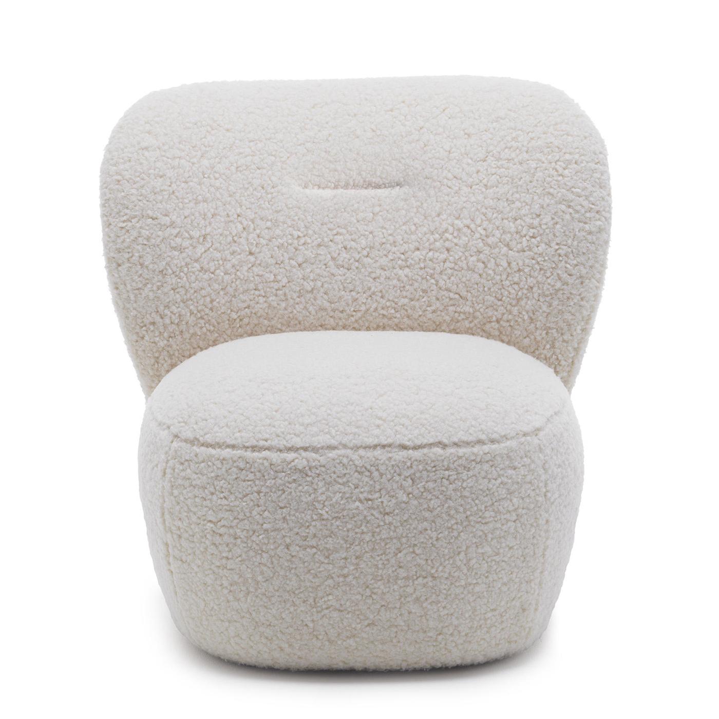 Chair Lamby solid wood structure, upholstered
with foam and covered with removable polar fabric.
