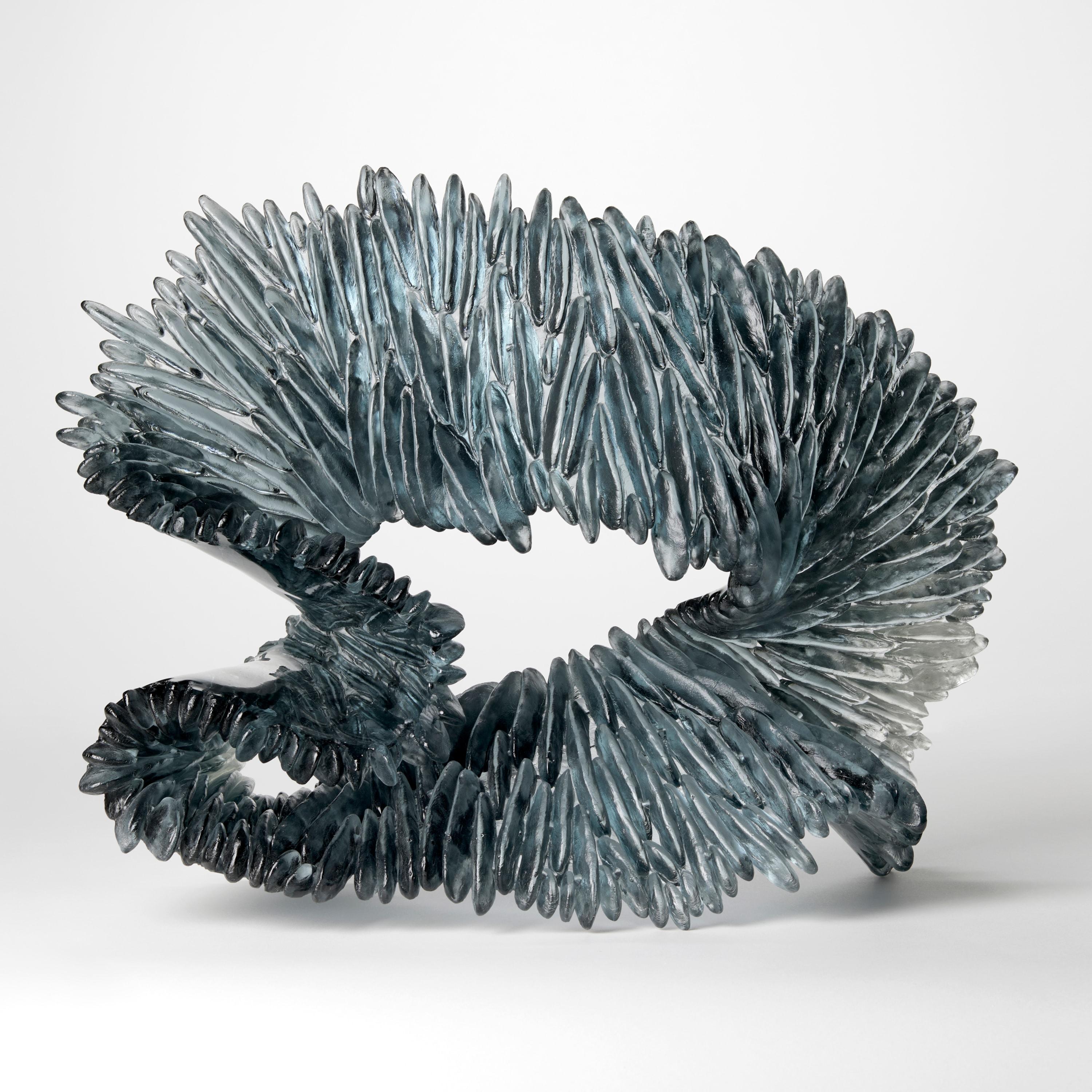 Calco Lamellae III, scultura in vetro fuso grigio e trasparente di Nina Casson McGarva in vendita