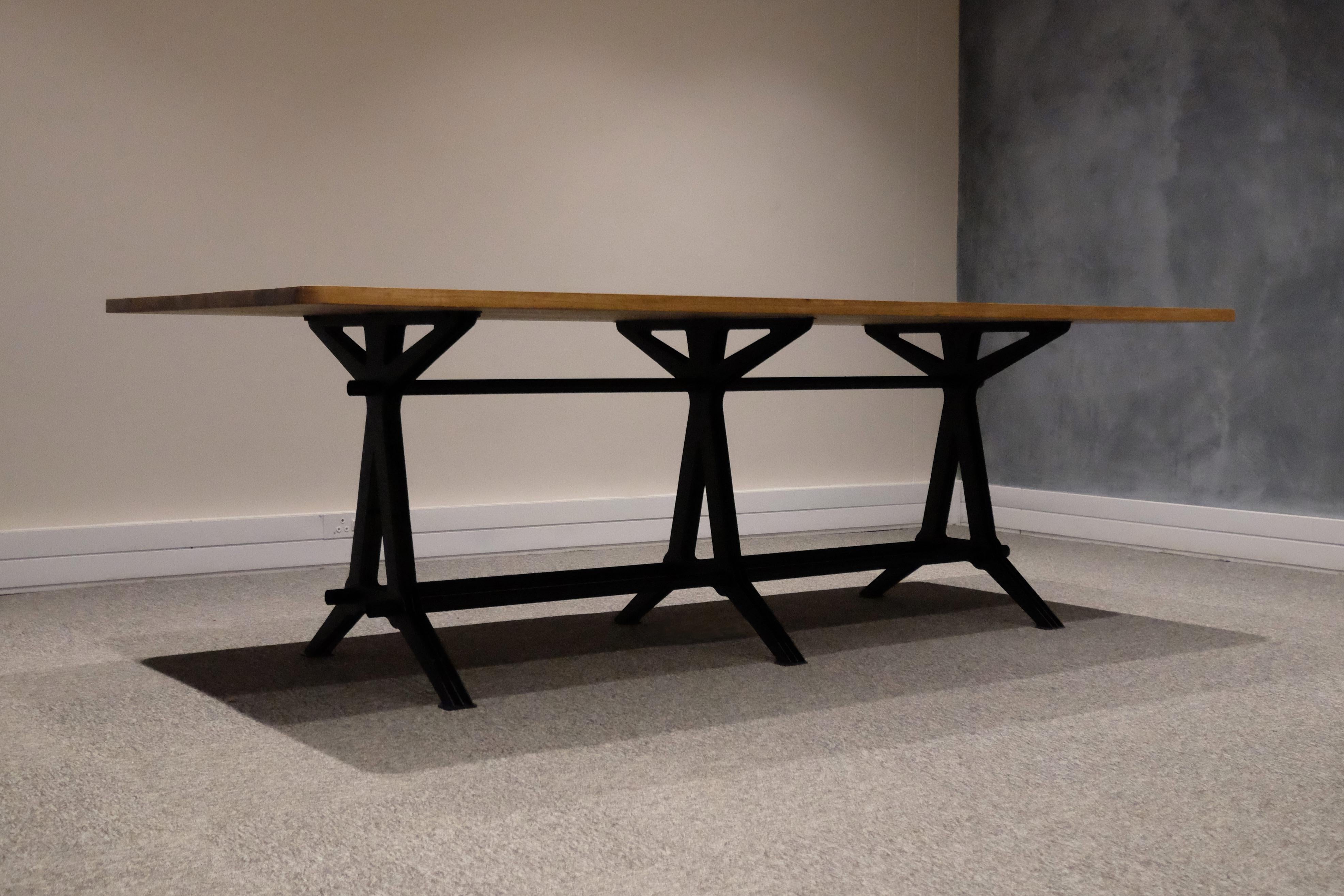 Industrial Lamellae Table with wooden top and black steel base by Manna Design Studio For Sale