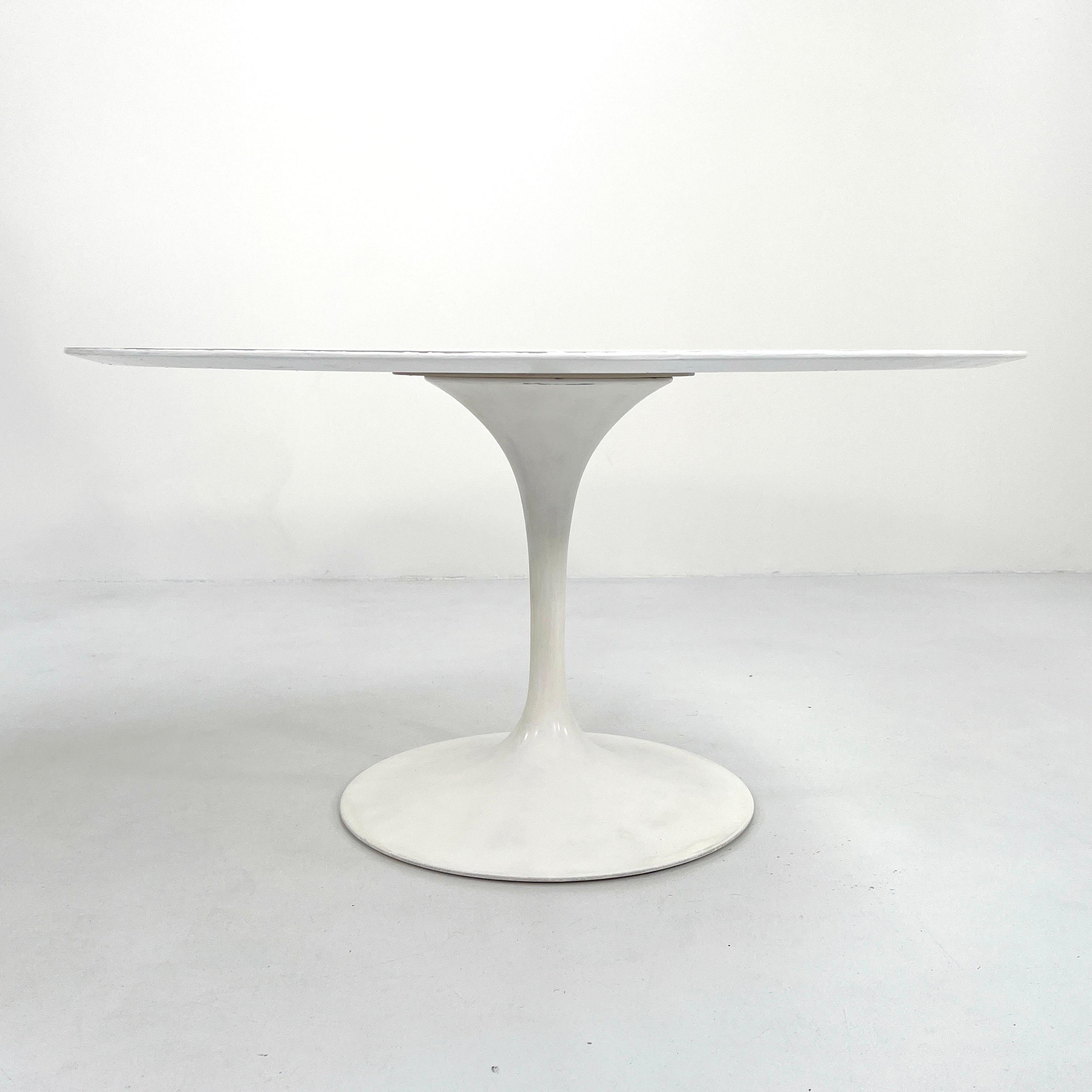 Laminate Tulip Dining Table by Eero Saarinen for Knoll, 1970s In Good Condition In Ixelles, Bruxelles
