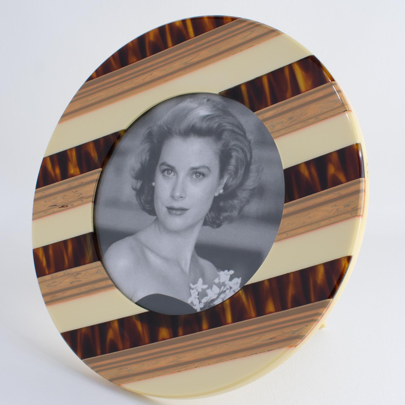 Marco de fotos de lucita multicapa laminada, hacia 1970 Moderno de mediados de siglo en venta