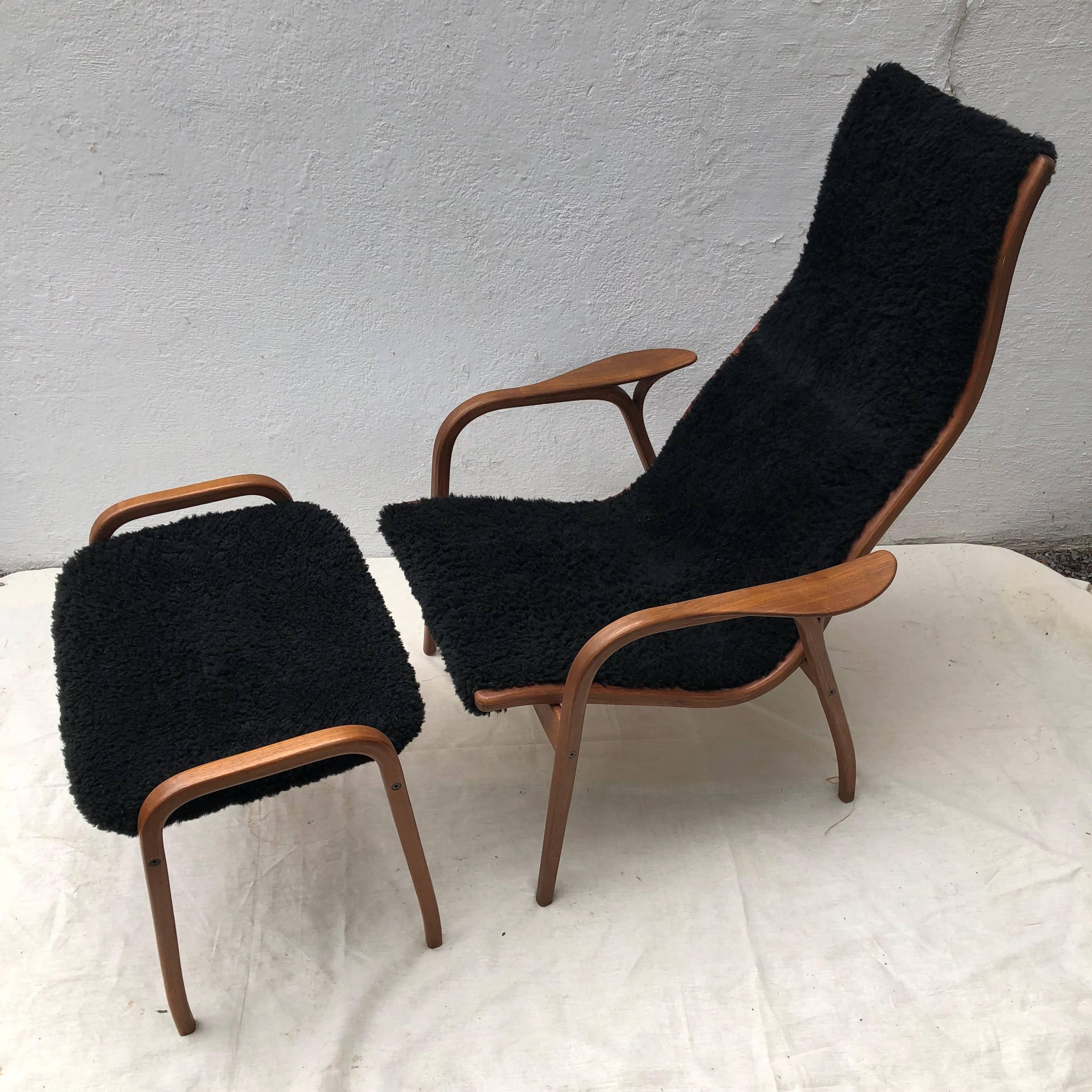 Lamino chair designed by Yngve Ekström for Swedese. Original upholstery, in fair condition.

Measures: Chair 27.25