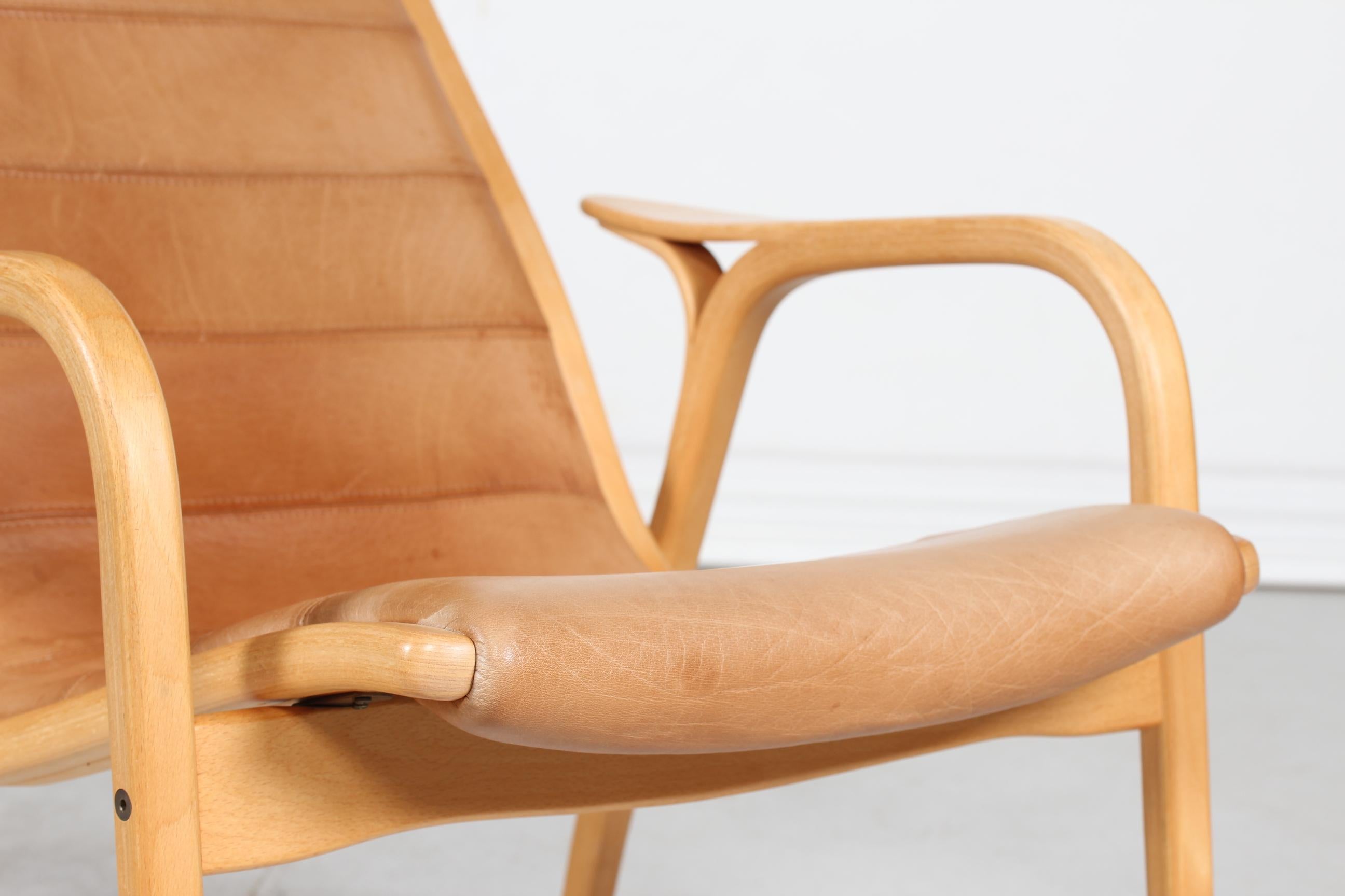 Chaise Lamino d'Yngve Ekström en cuir de couleur cognac fabriquée par Swedese Suède en vente 2