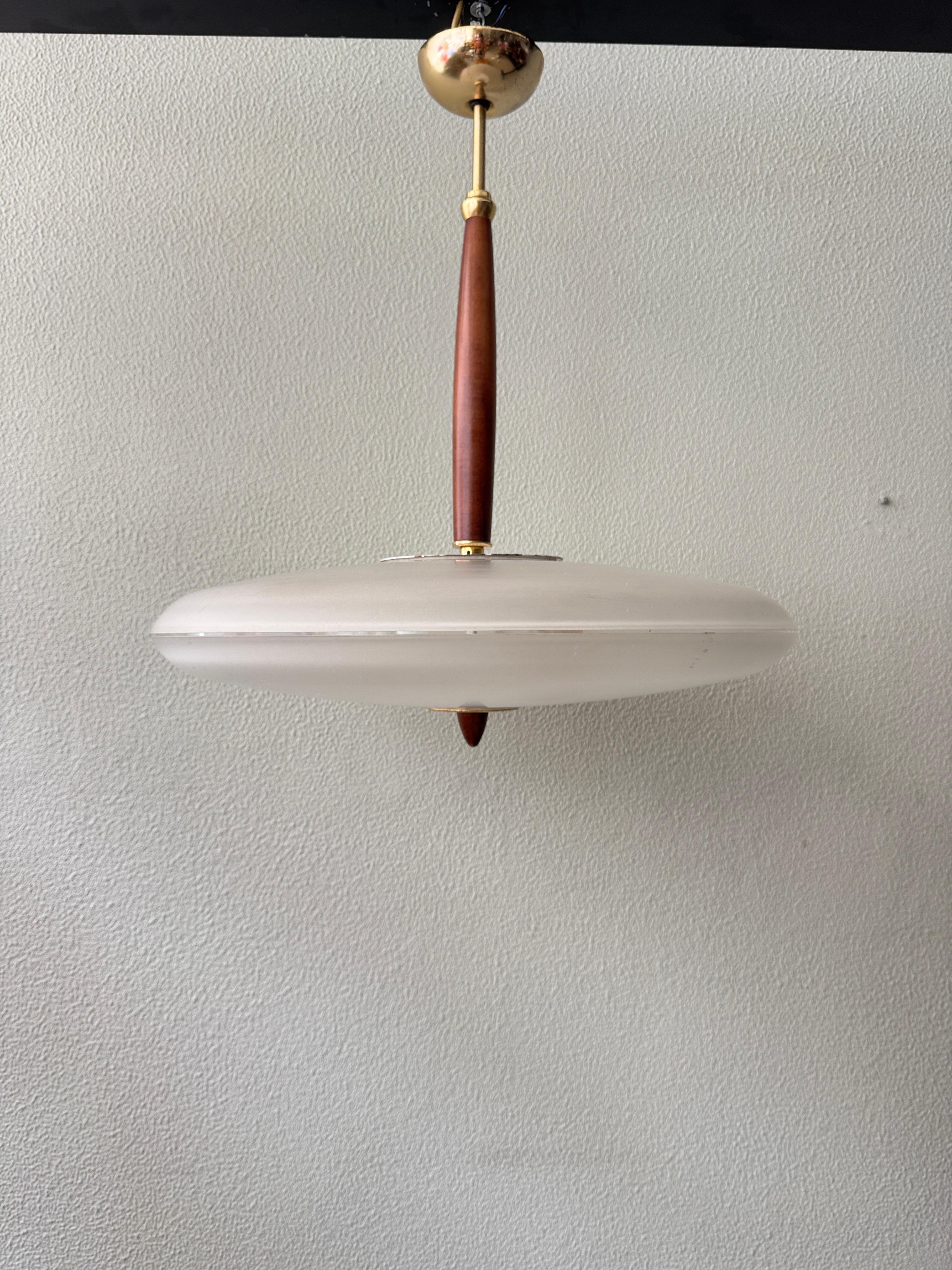 Elegante lampada da soffitto italiana modello 
