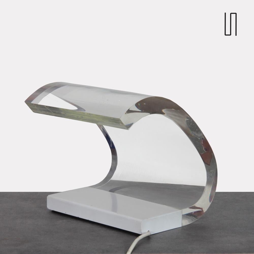 La lampada 281 Acrilica è stata disegnata da Joe Colombo per Opus. Il diffusore è in Perspex e la base in metallo. Nel 1964 vinse la medaglia d'oro alla Triennale di Milano. Questo apparecchio è una prima edizione di questo modello.