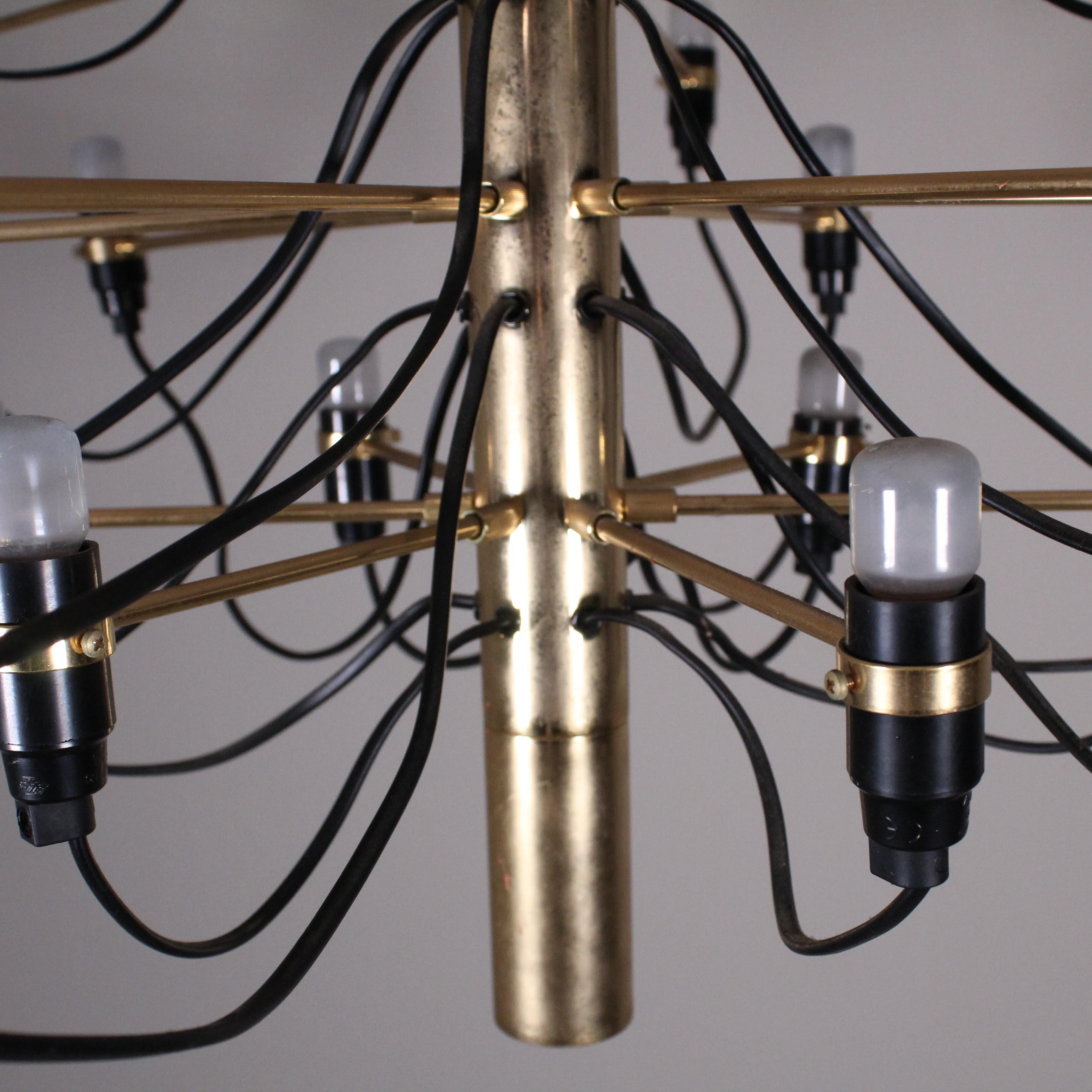 Modern Lamp by Gino Sarfatti, mod. 2097 Flos For Sale