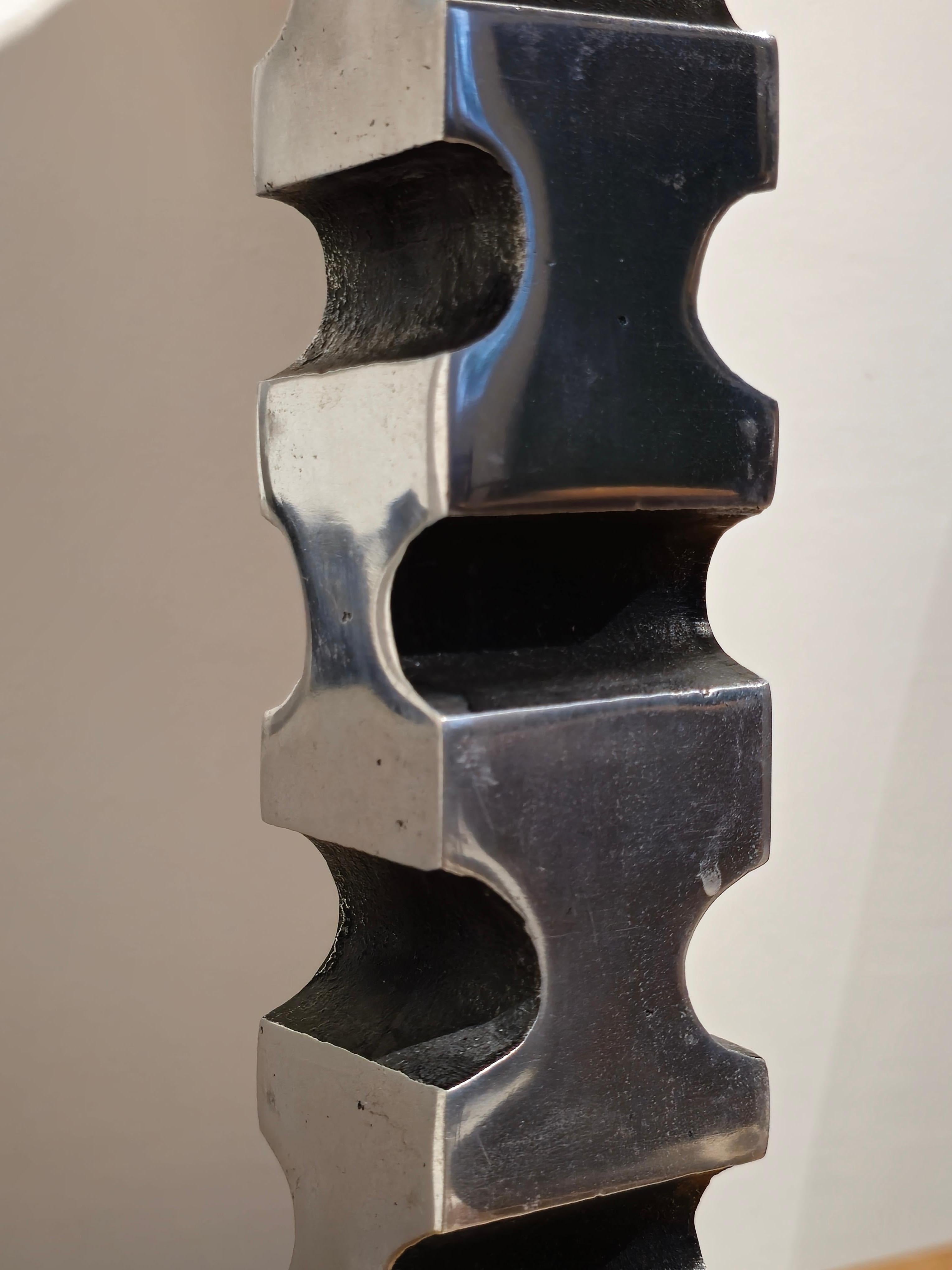 Lámpara de Thibaud Weisz, base de escultura de aluminio fundido, Francia, años 70 Vaciado en venta