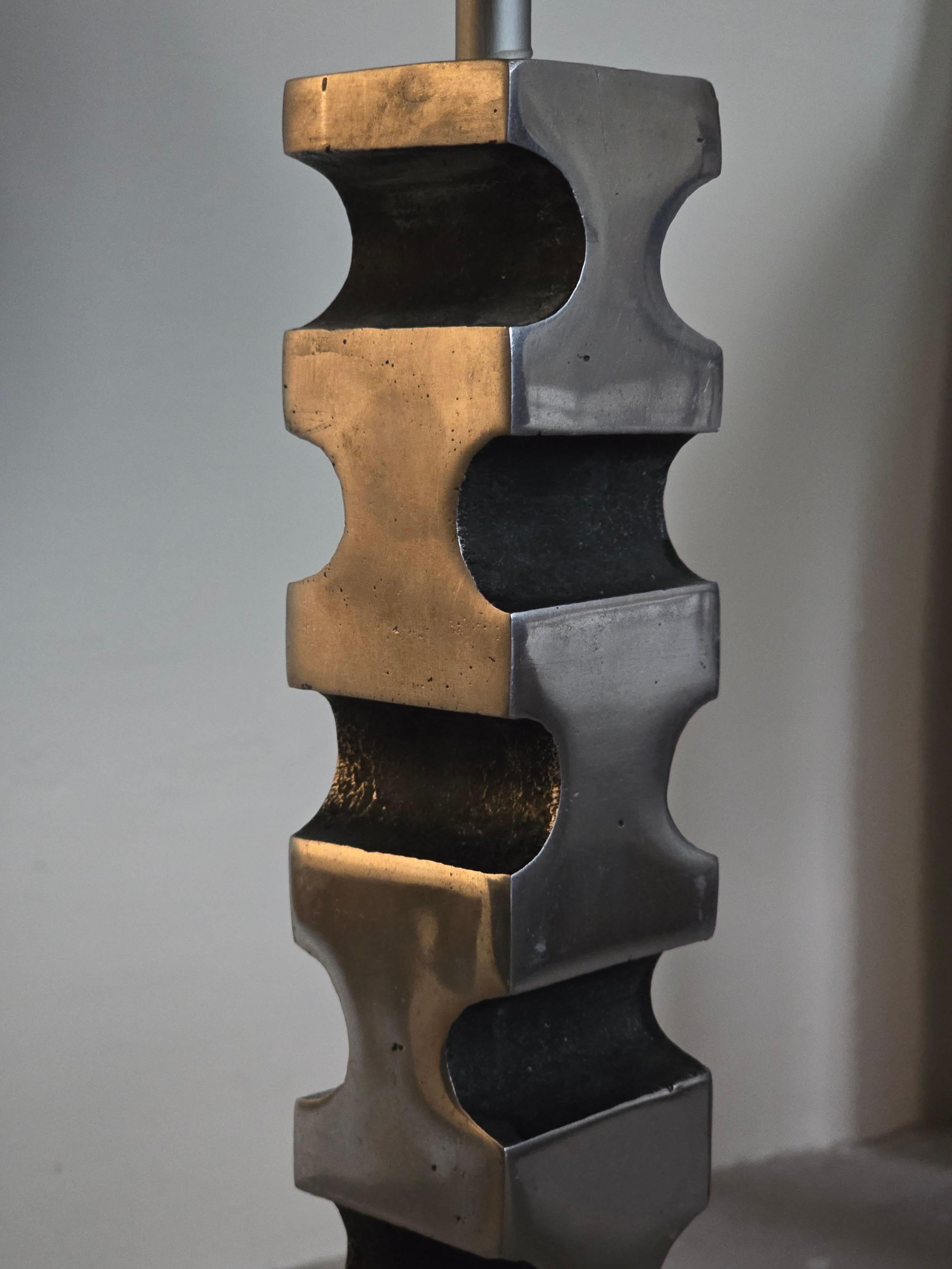 Lámpara de Thibaud Weisz, base de escultura de aluminio fundido, Francia, años 70 en Bueno estado para la venta en PARIS, FR