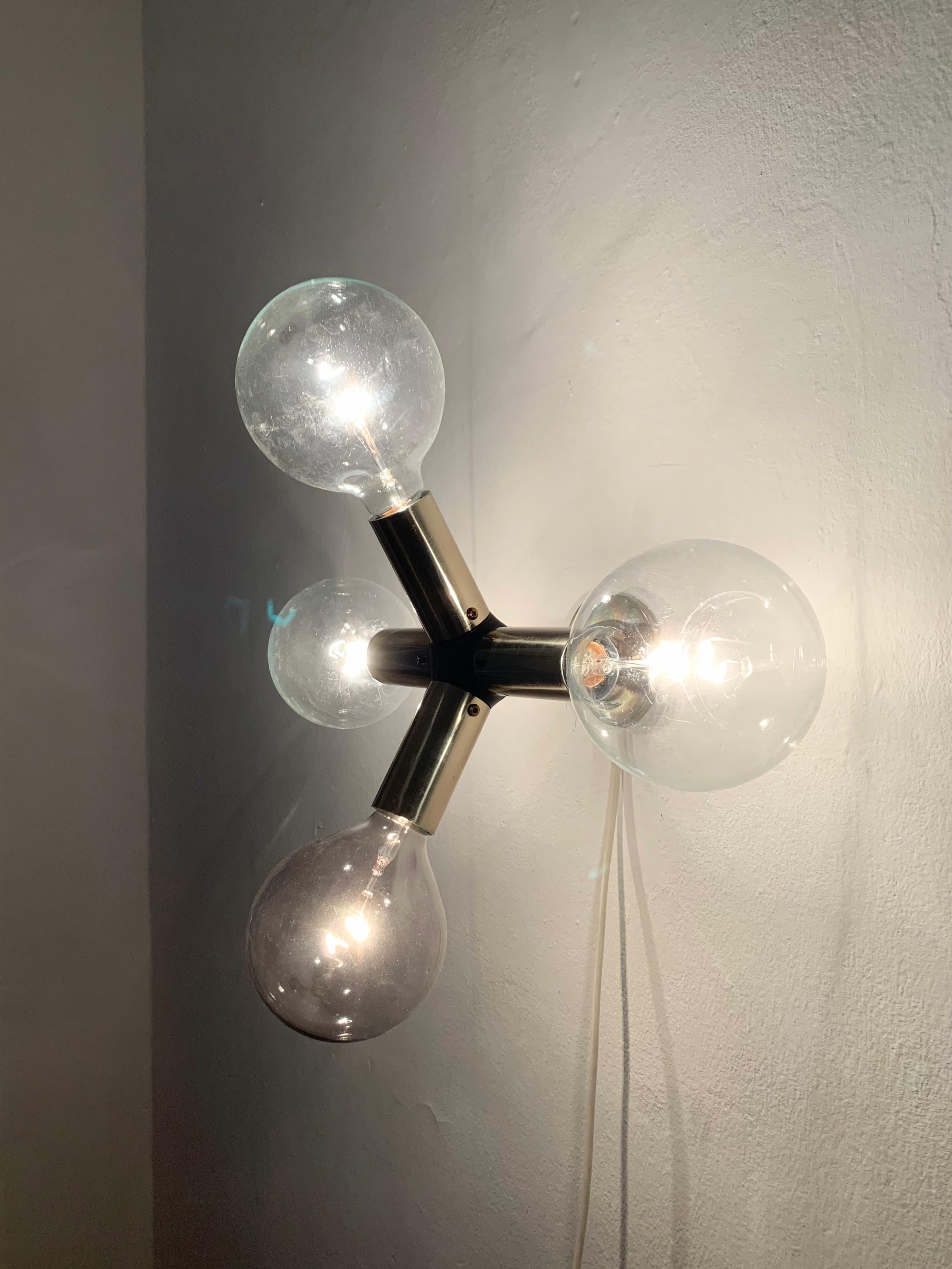 Lampe von Trix und Robert Hausmann für Swiss Lamps International (Metall) im Angebot