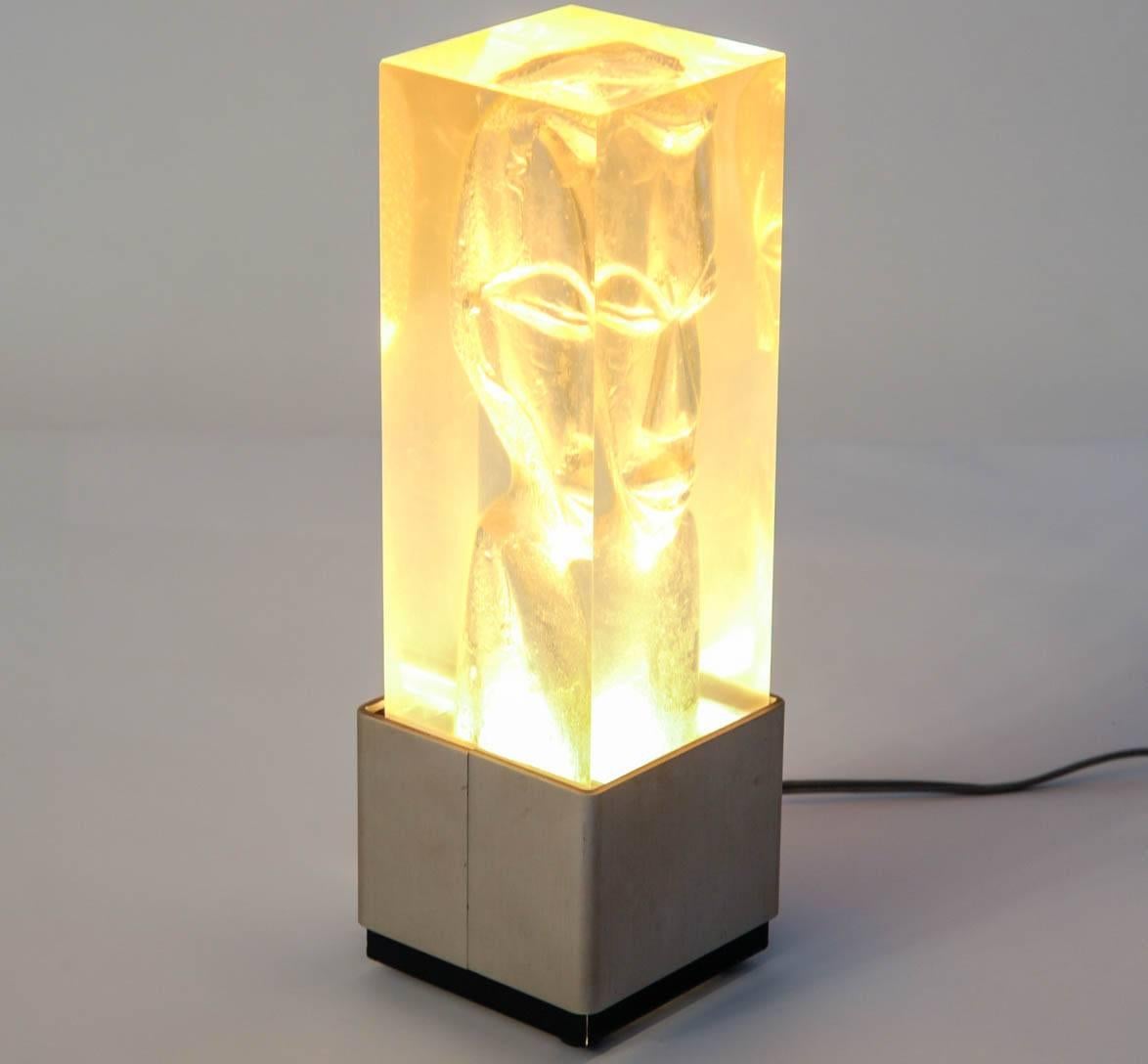 Lampe sculptée avec une tête à l'intérieur dans le style de Romeo Paris Excellent état - En vente à Bois-Colombes, FR