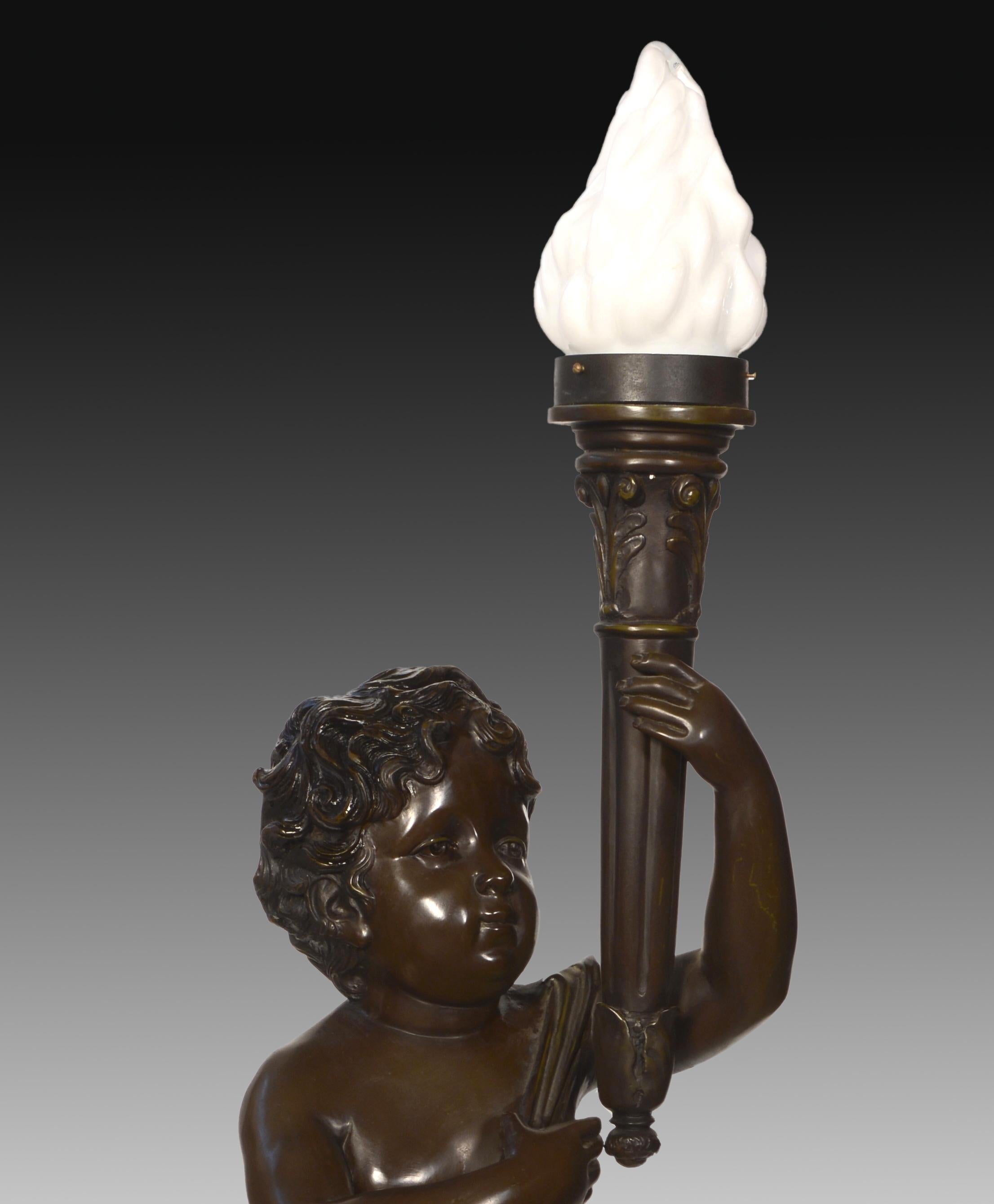 Néoclassique Lampe « Torchière d'enfant » en bronze, XXe siècle