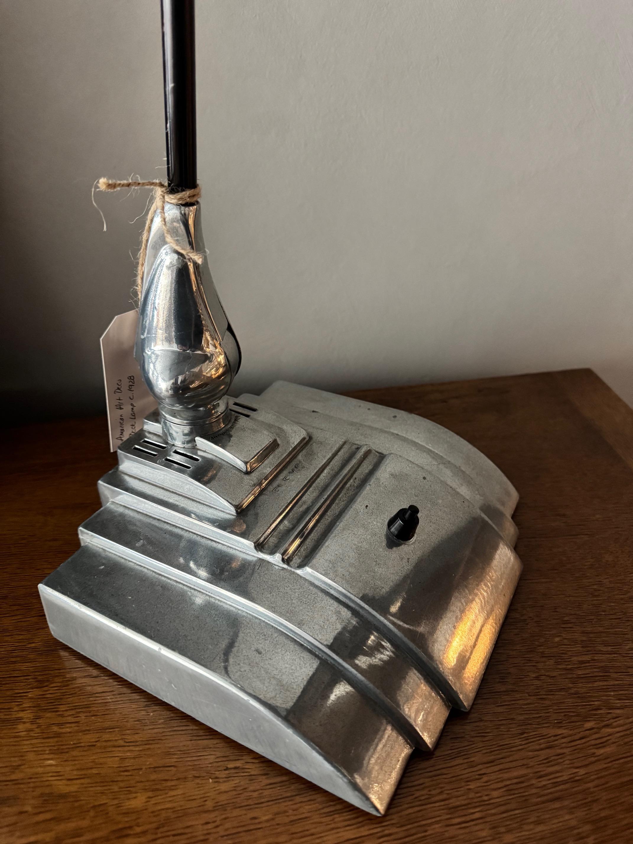 Lampe Schreibtisch Amerikanisches Art Deco (20. Jahrhundert) im Angebot