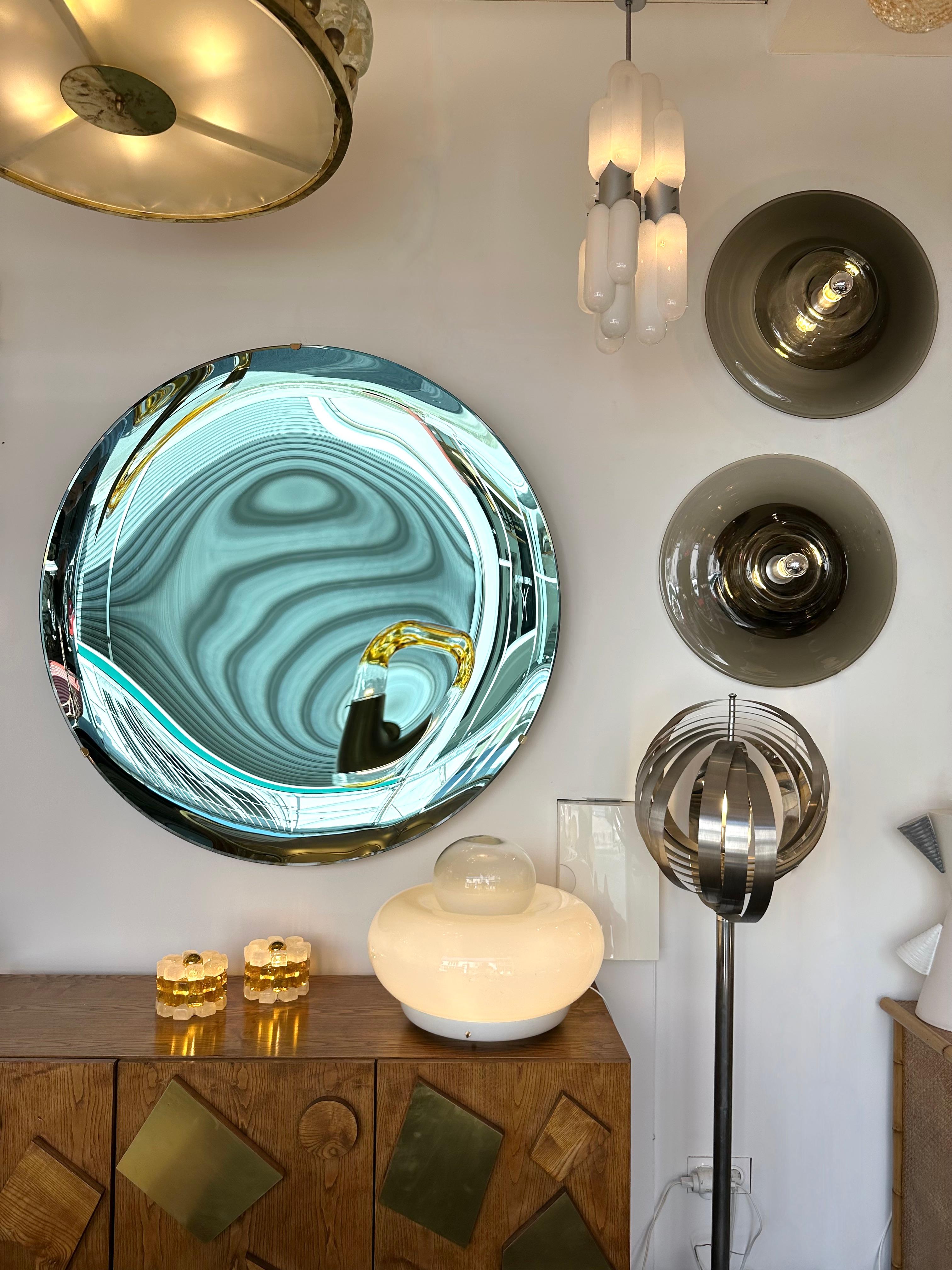 Mid-Century Modern Space Age Table or bedside lamp model Elettra by the italian designer Giuliana Gramigna for the editor manufacture Artemide in white Murano glass, metal base white lacquered, Italian design like Veronese, Cenedese, Carlo Aldo