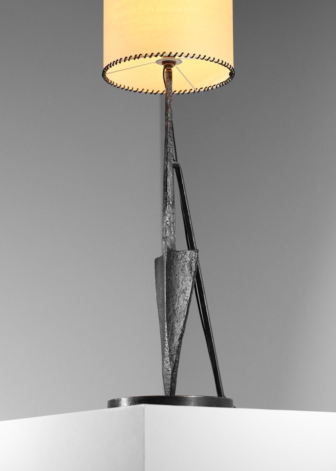lampe / lampadaire populaire Brutalist en fer forgé Bon état - En vente à Ternay, Auvergne-Rhône-Alpes