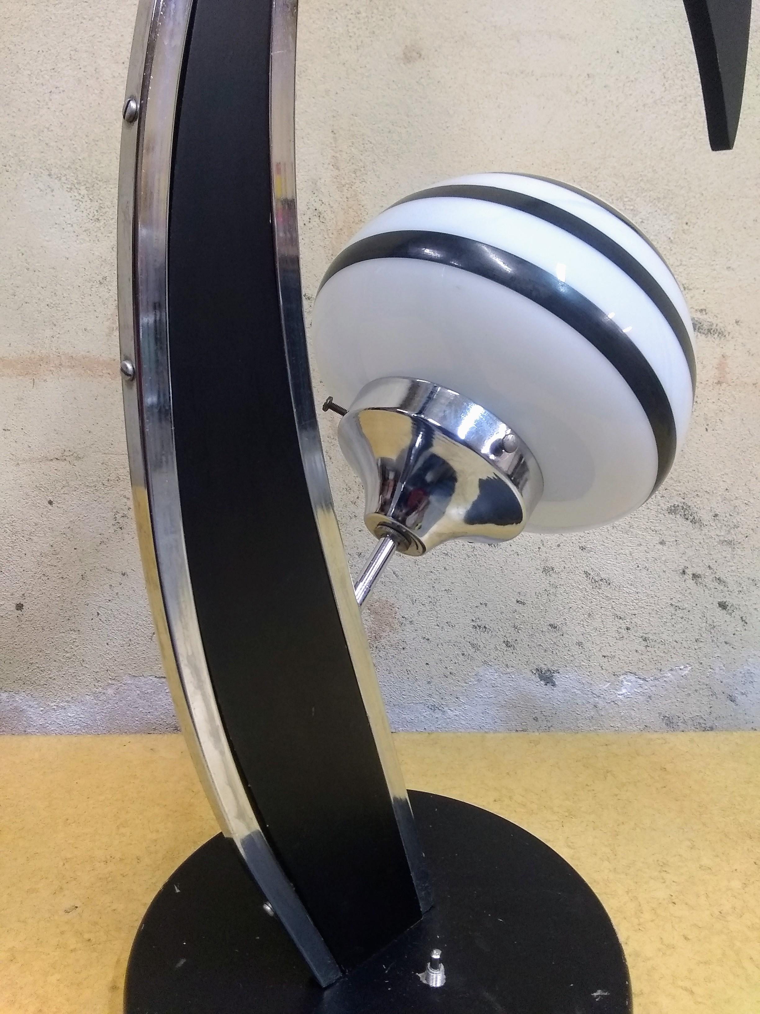 1950's Large Vintage American Lamp similar to the Majestic Lamp For Sale 4
