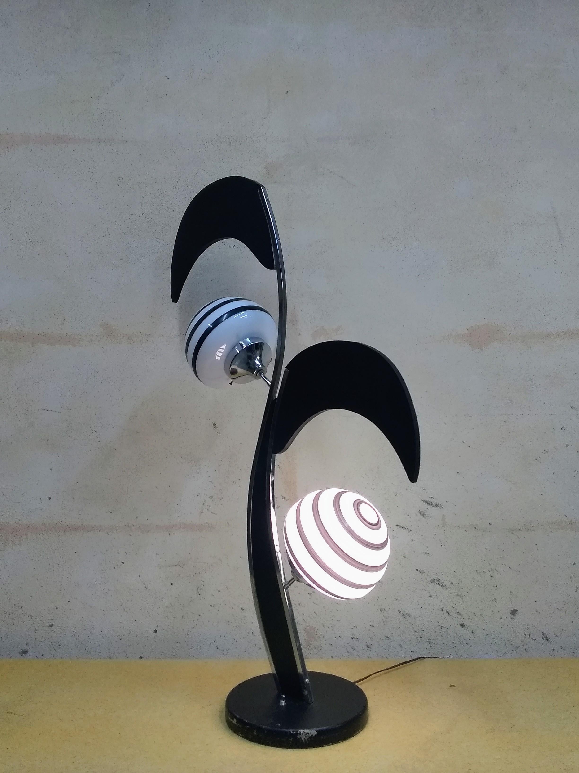 Mid-Century Modern 1950's Large Vintage American Lamp similar to the Majestic Lamp For Sale