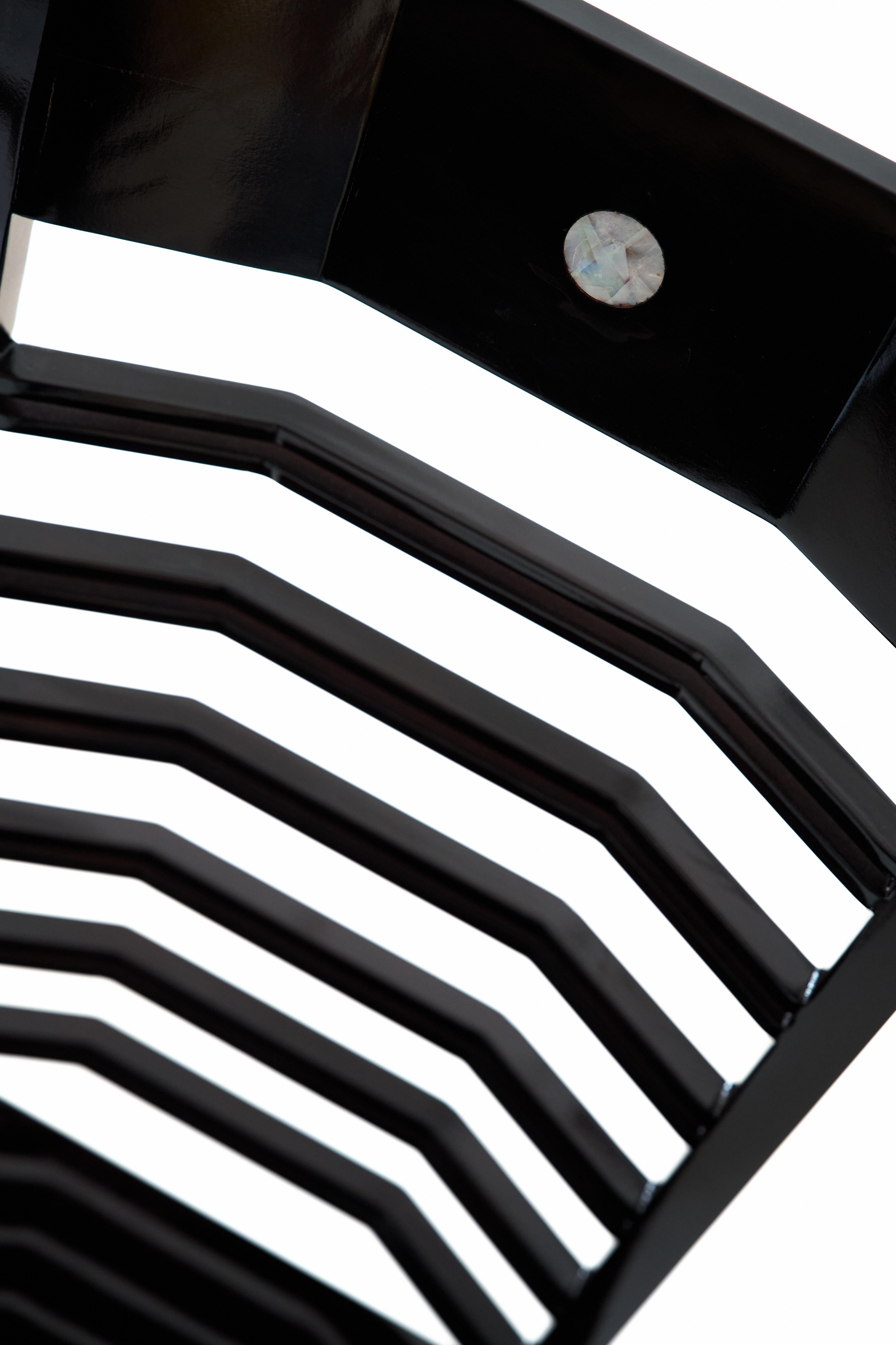 Cinese Sedia Lamp-Hanger in palissandro nero e conchiglia di Artempo in vendita