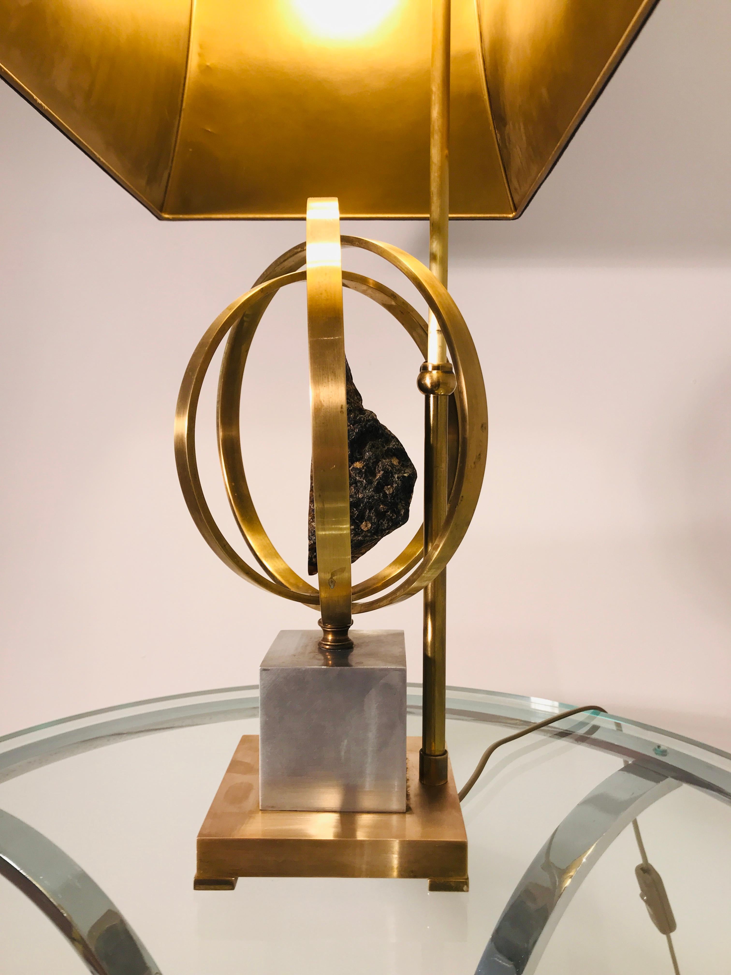 Mid-Century Modern Lamp in Cercle Brass and Agate by Willy Daro For Sale