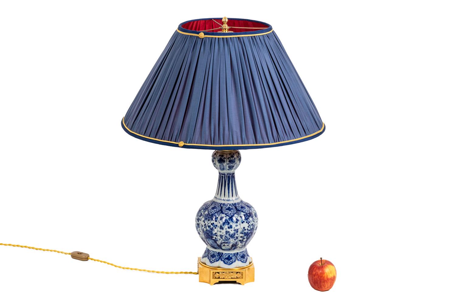 Lamp in Delft Earthenware and Gilt Bronze, 19th Century For Sale 5