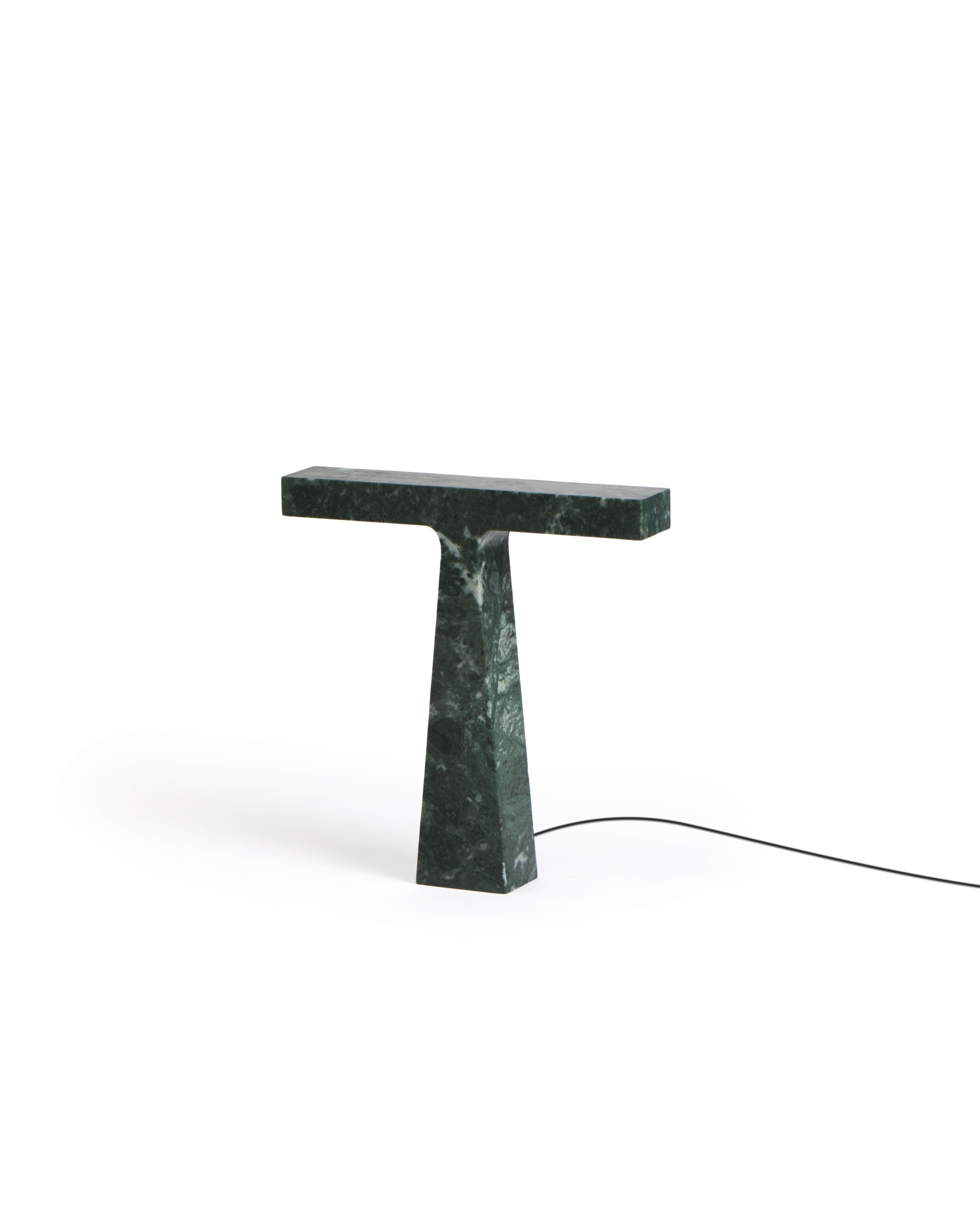 Moderne Lampe aus grünem Guatemala-Marmor, Schöpfer Niko Koronis (Italienisch) im Angebot