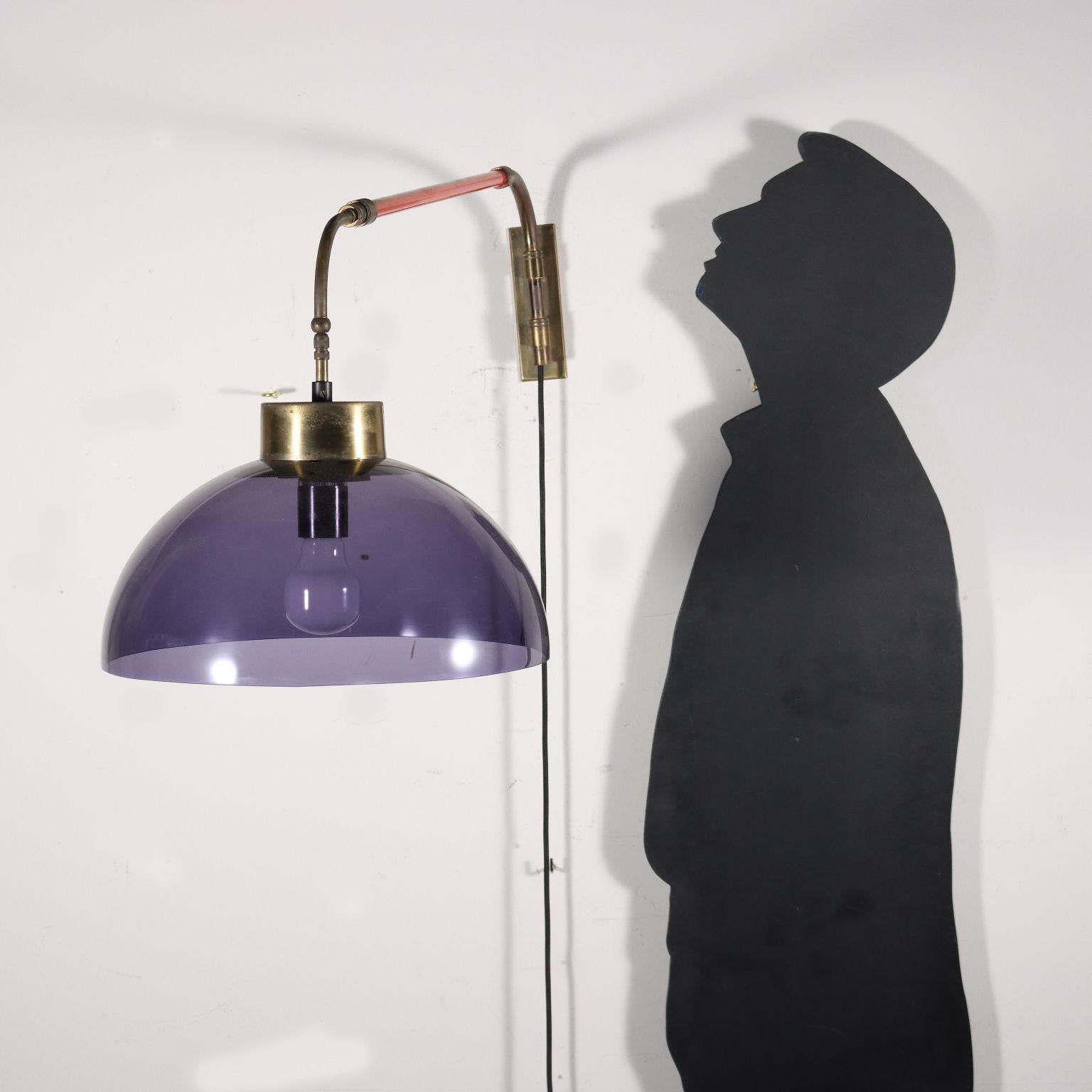 Wall lamp with counterweight up and down, enamelled metal, brass, methacrylate diffuser.